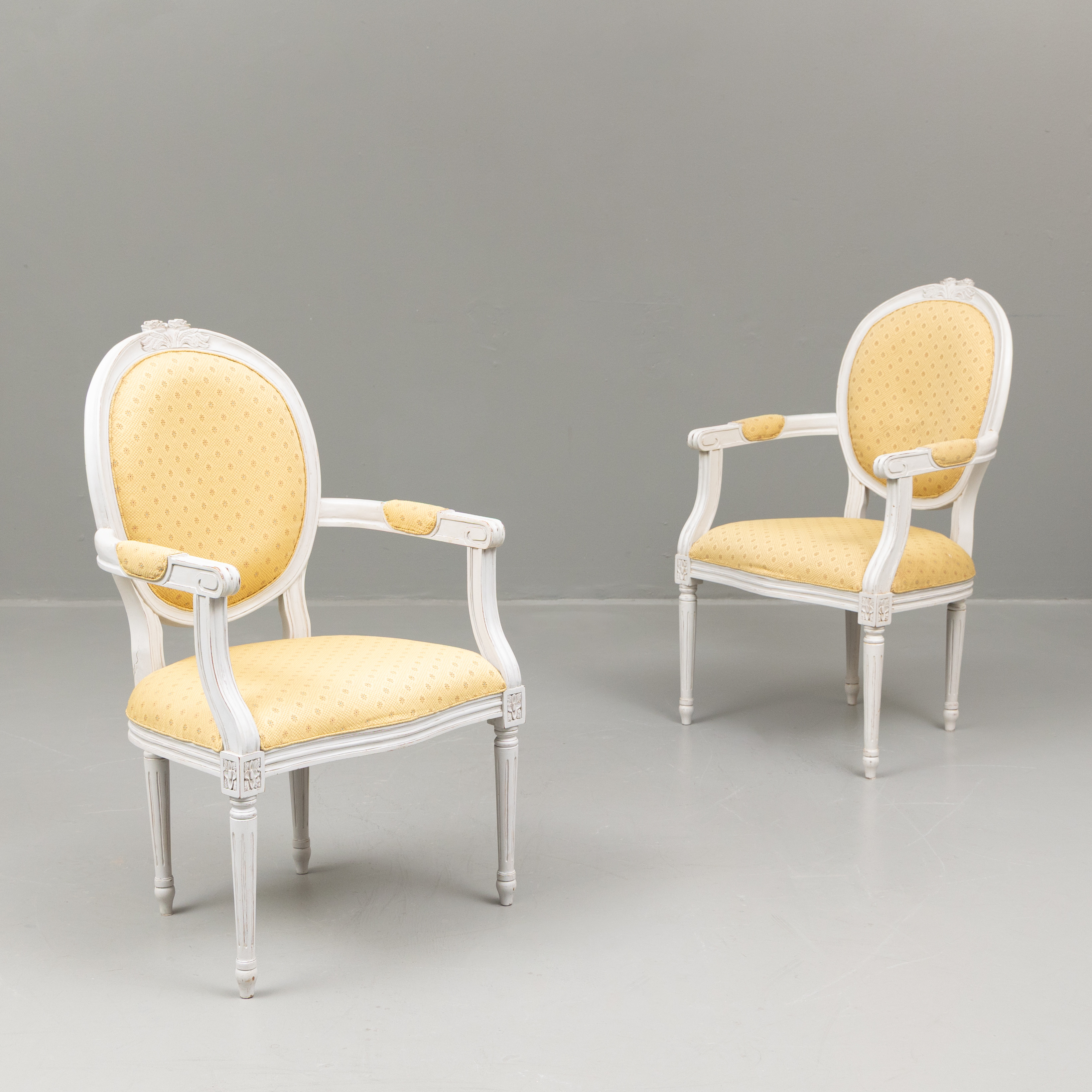 KARMSTOLAR, ett par, gustaviansk stil, 1900-tal.