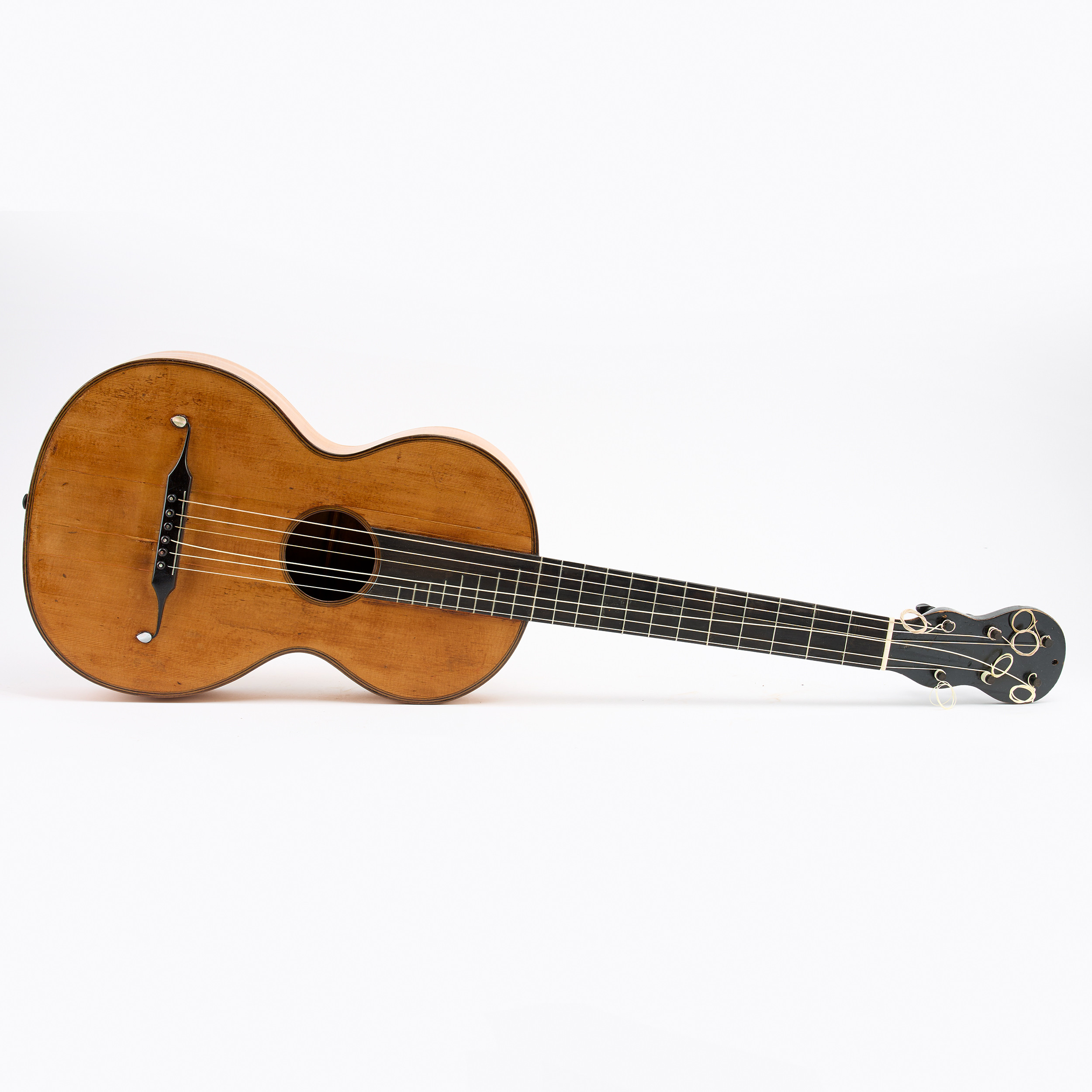 GITARR. I Johann Stauffers art, Tyskland, ca 1830.