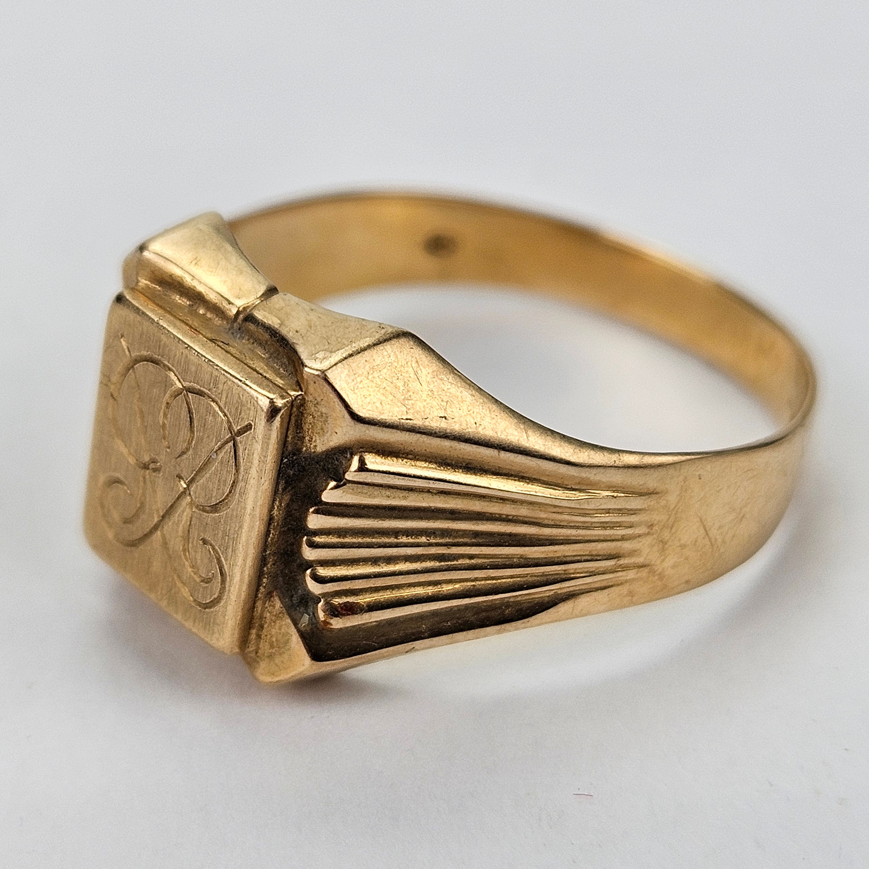 KLACKRING, guld, 18K, vikt ca. 4,2 gram.