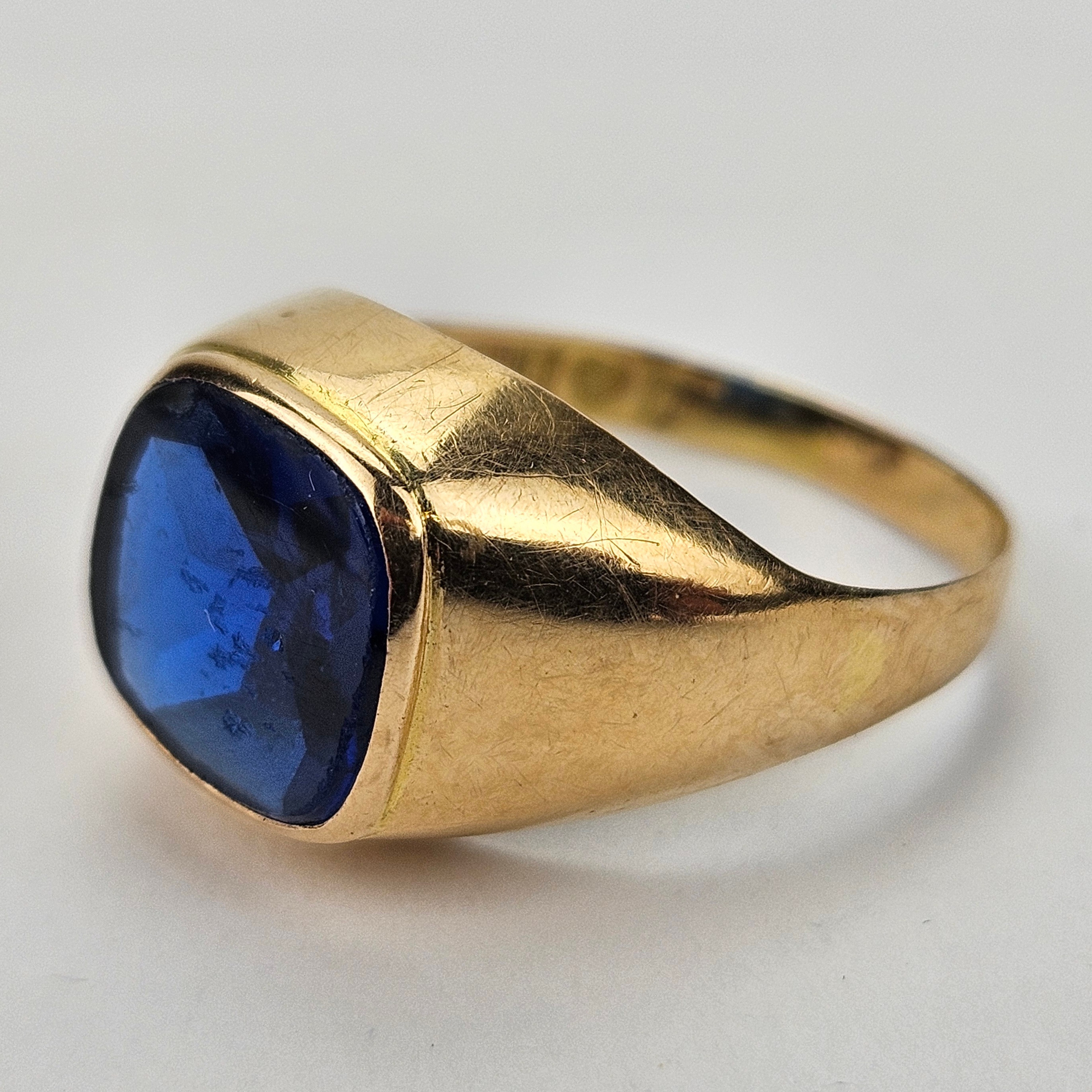 KLACKRING, guld, 18K, med sten, Bengt Hallberg Guldsmeds AB, Köping, total vikt ca. 2,9 gram.