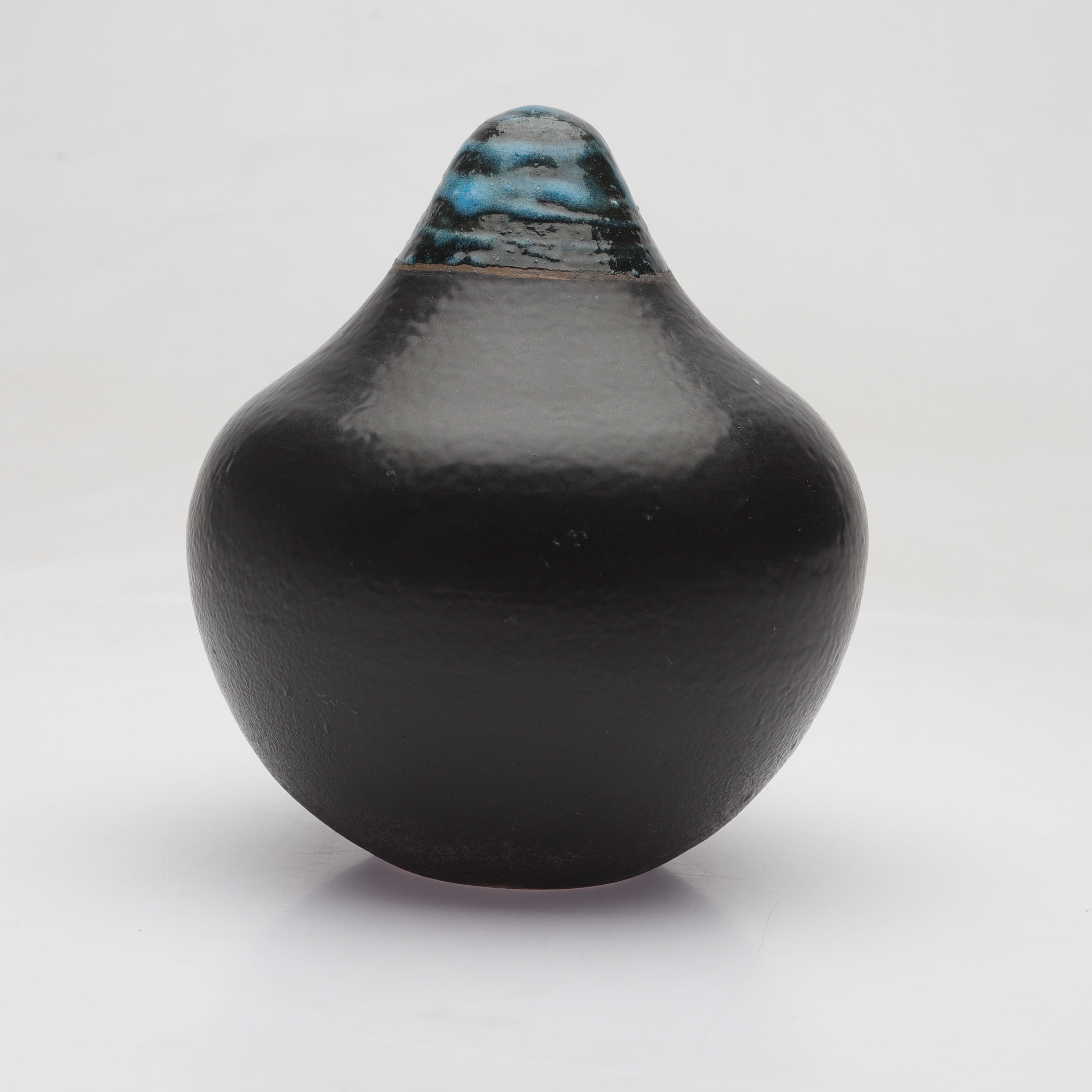 STINA HALLGREN. Skulptur, Keramik, "Gåva", signerad.