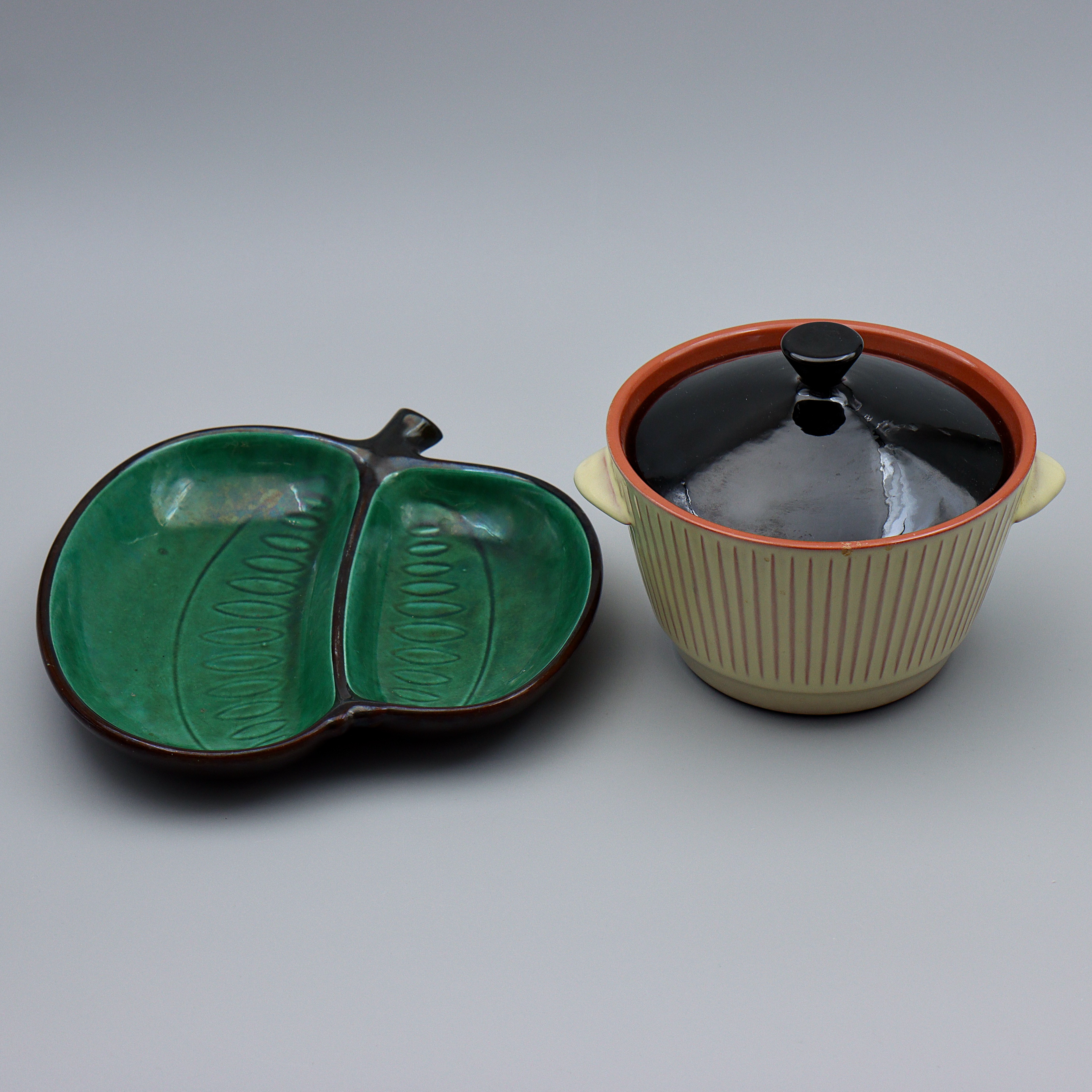 MARIANNE WESTMAN. KAROTT "PYTT" SAMT SKÅL "KLUVET ÄPPLE", RÖRSTRAND, SWEDEN, 1900-TAL.