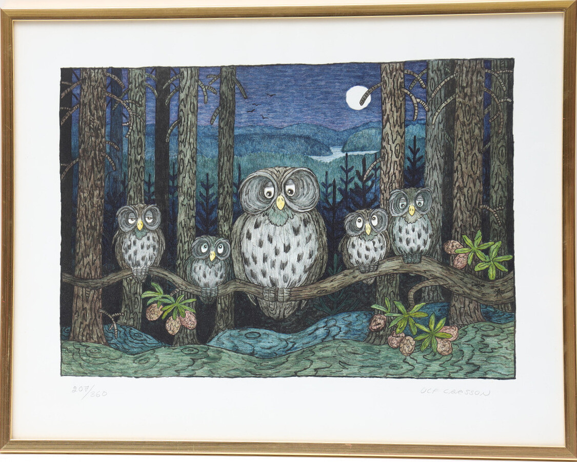ULF LARSSON. Motiv med ugglor, färglitografi, signerad och numrerad.