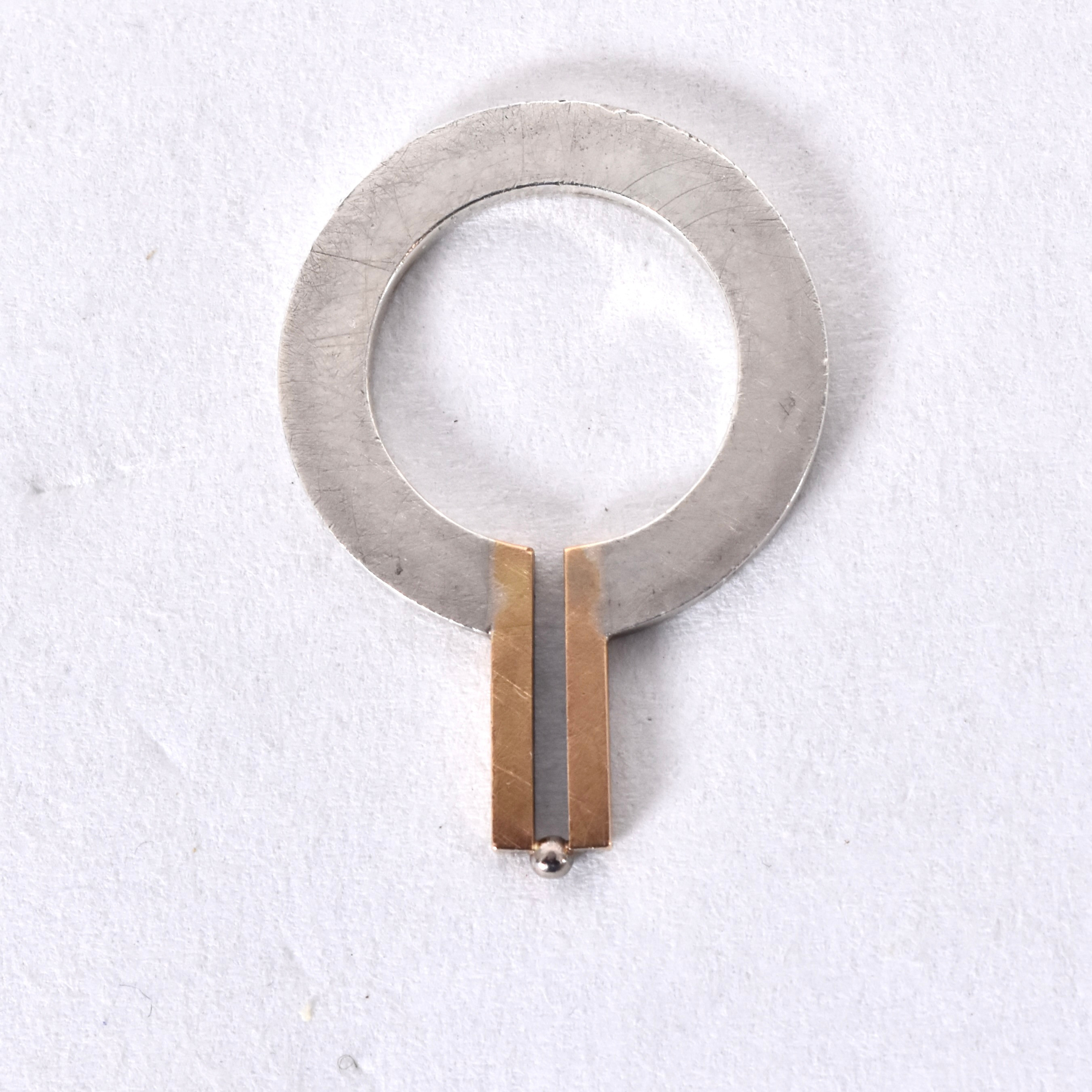 HÅKAN ORRLING. ring, sterlingsilver och 18 karat rödguld.