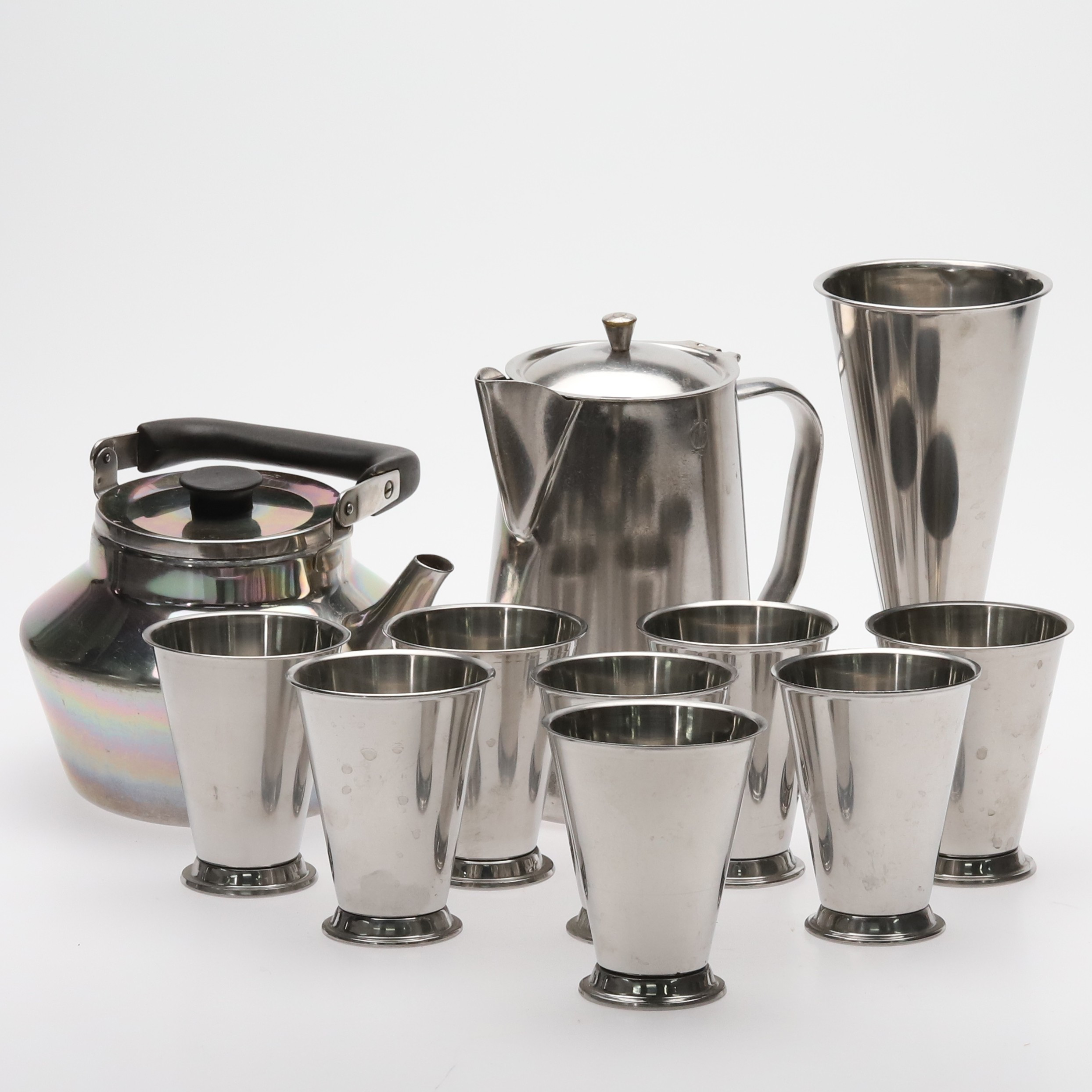 PARTI ROSTFRITT. 11 delar. bl.a Sigvard Bernadotte & Metrektro Stockholm.