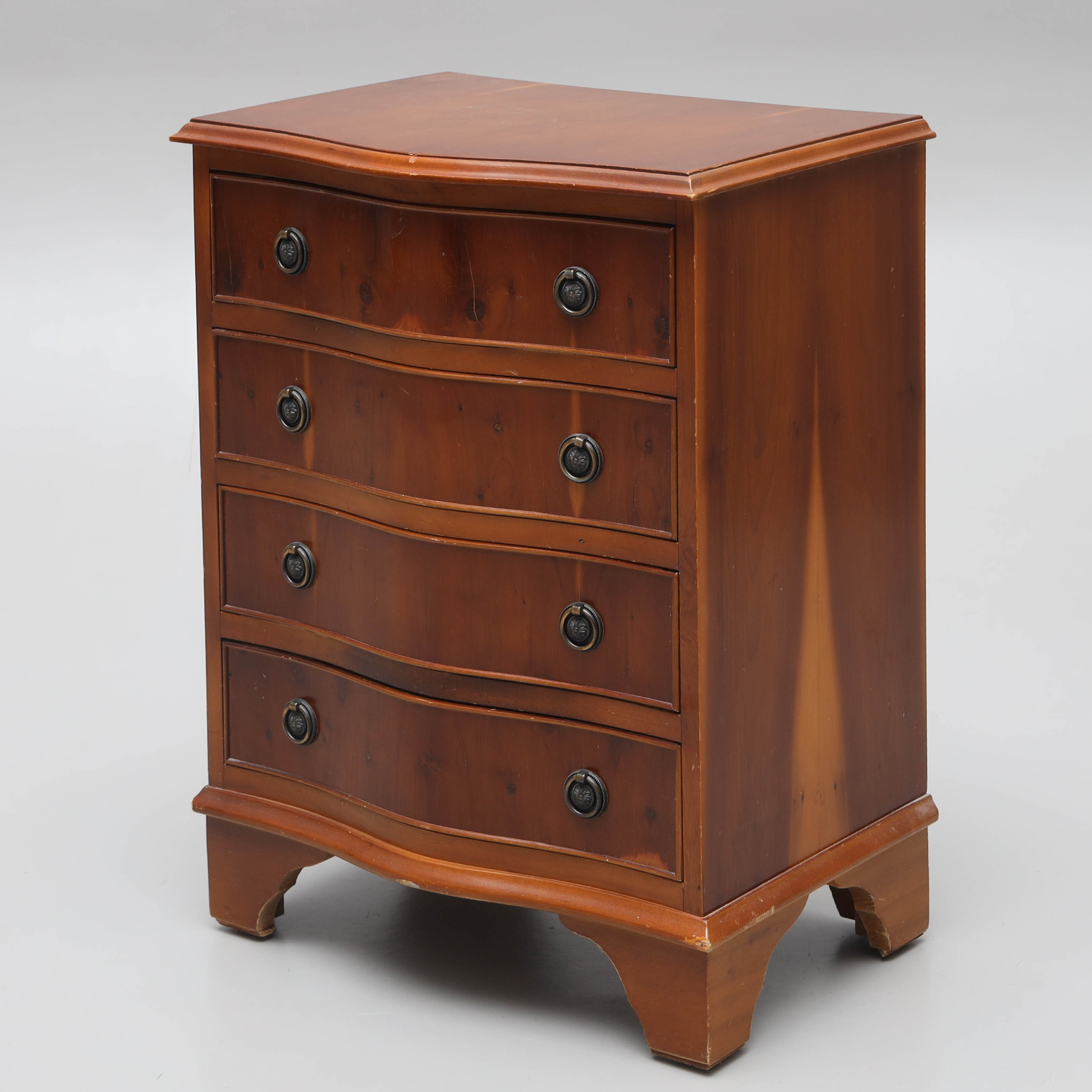 MINIBYRÅ, trä, 1900-tal.