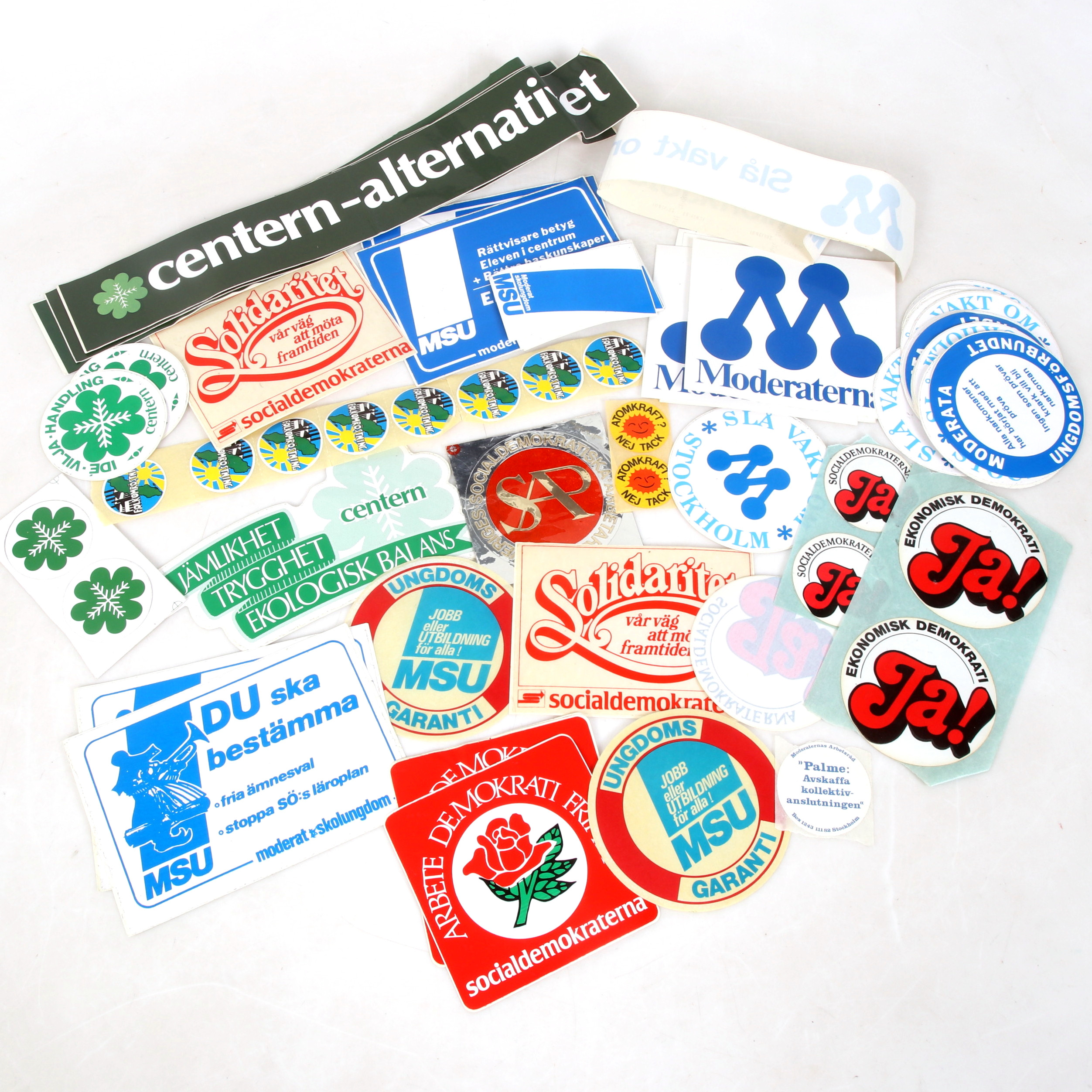 KLISTERMÄRKEN, politiska. 1970/80-tal.