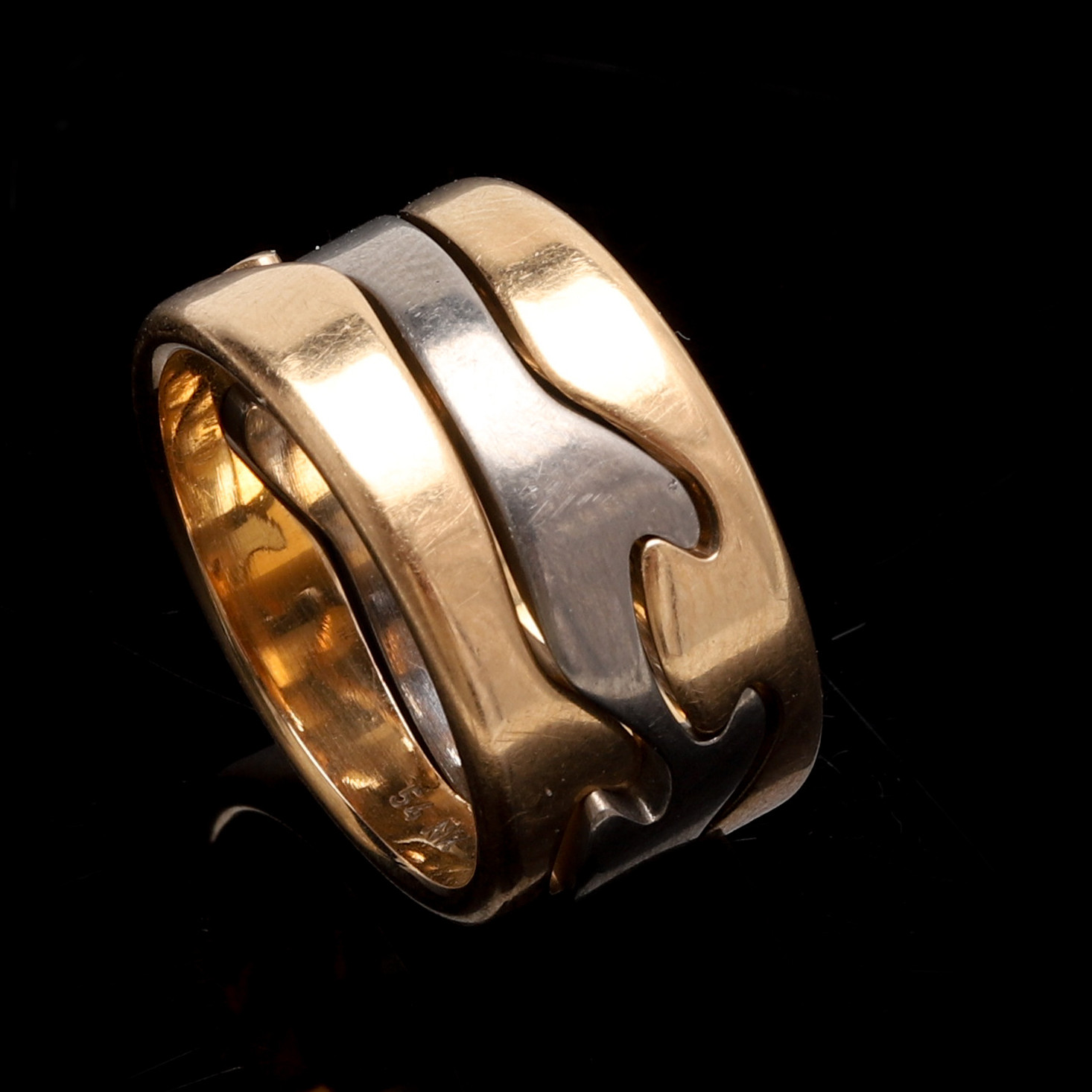 NINA KOPPEL. Ring, "Fusion", 18k trefärgat guld, Georg Jensen. Vikt ca 15,8 gram.