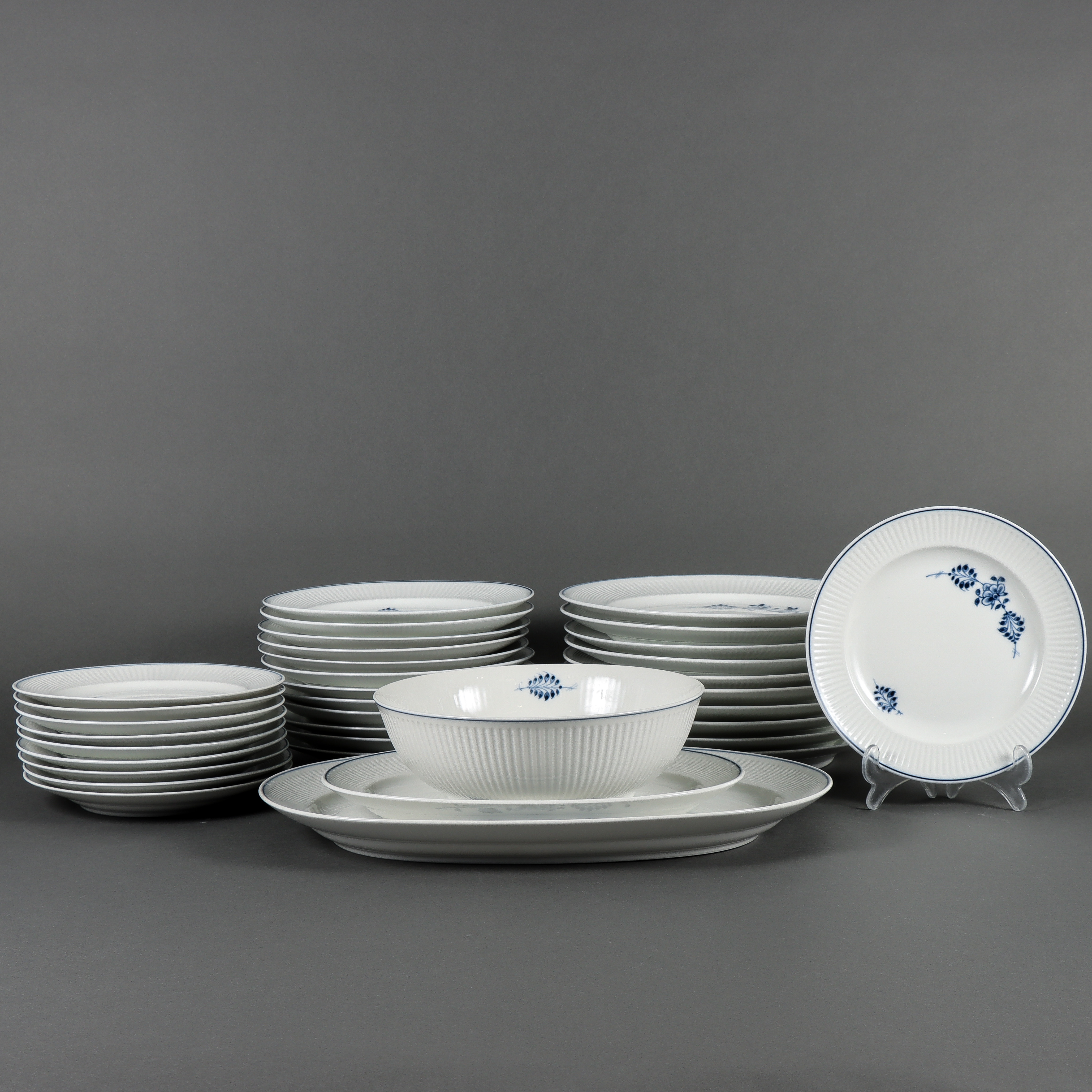 MATSERVIS Royal Copenhagen, 35 delar.