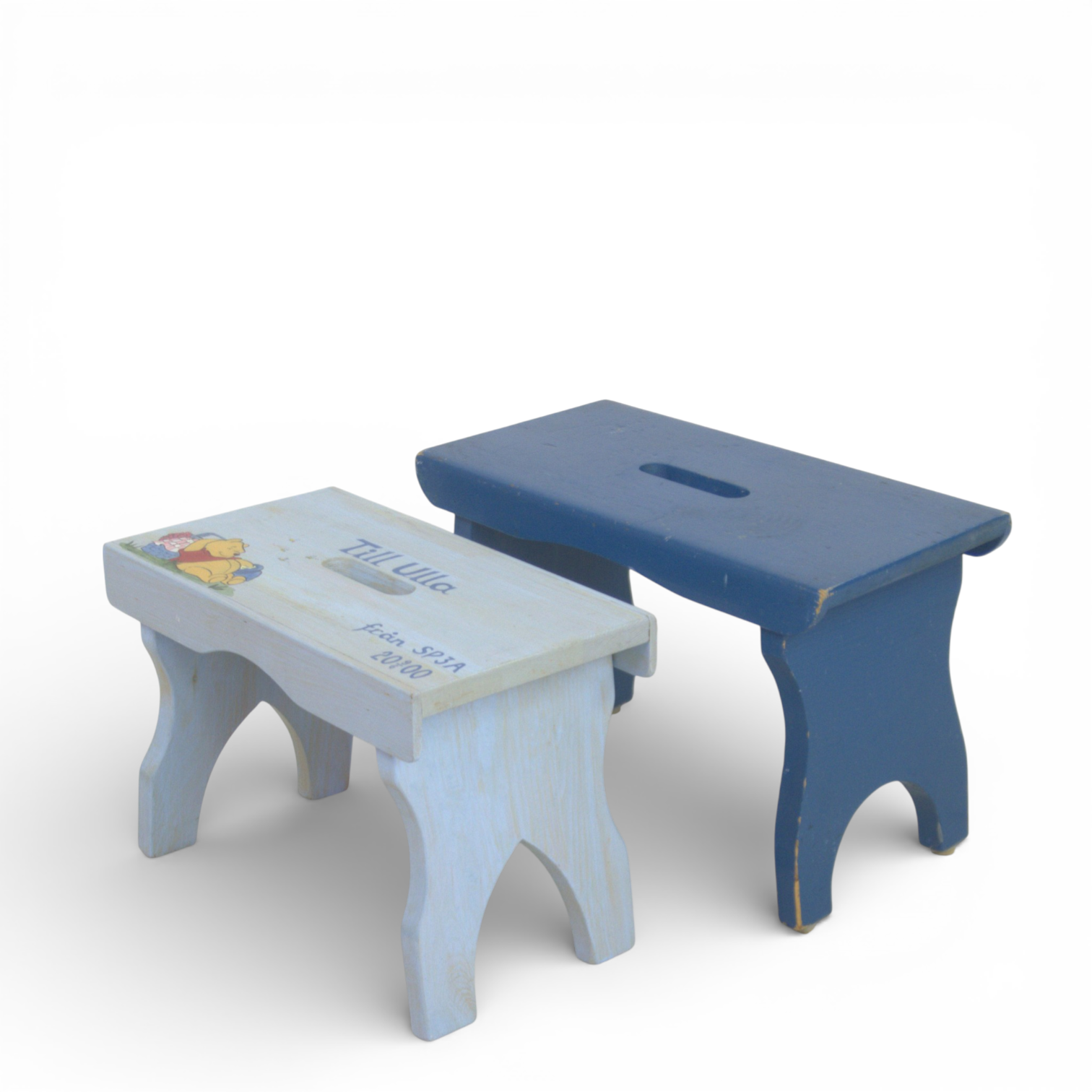 MJÖLKPALLAR, 2 st, bemålat trä, nutida.