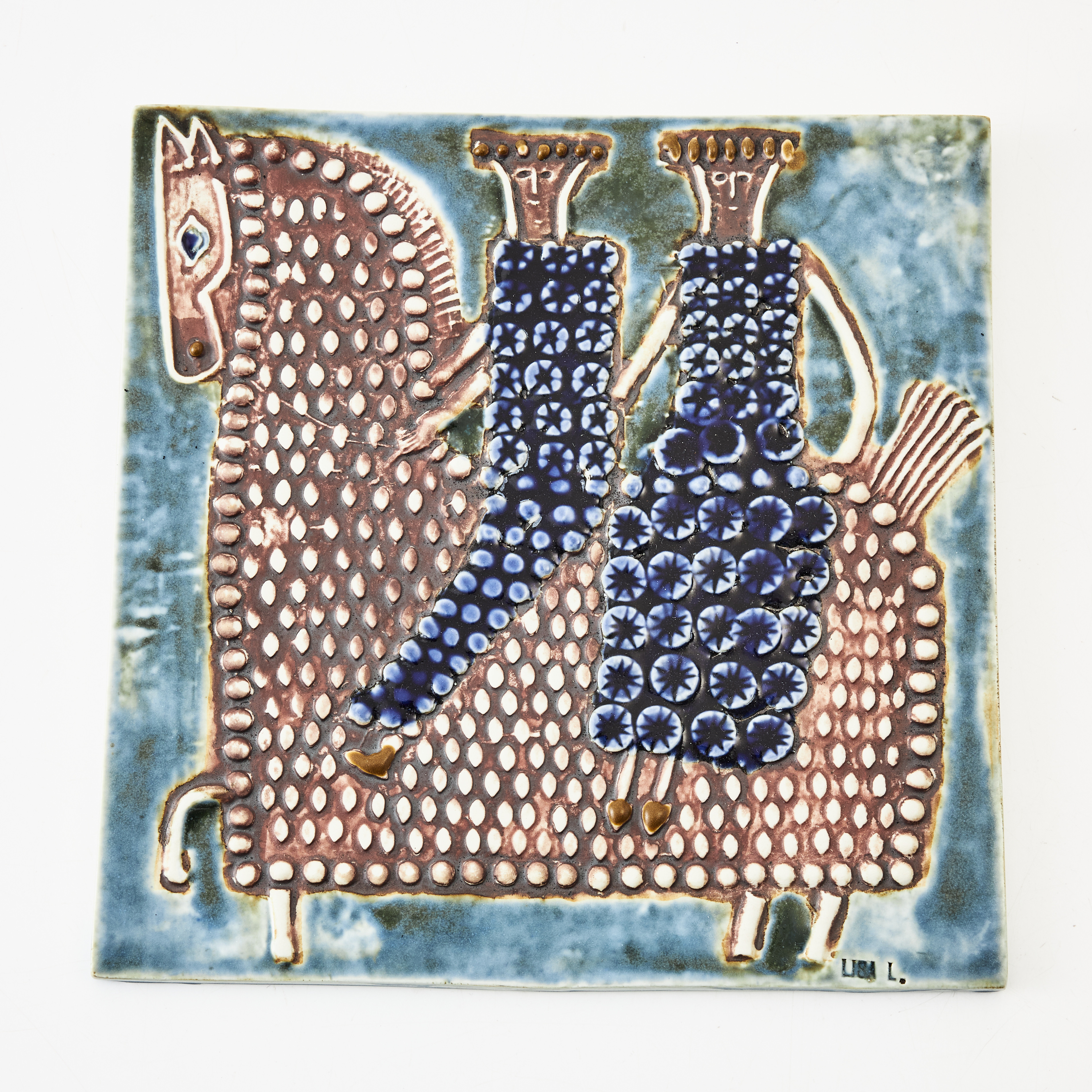 LISA LARSON. Reilef, dekor av figurer till häst, stengods, signerad Lisa L.