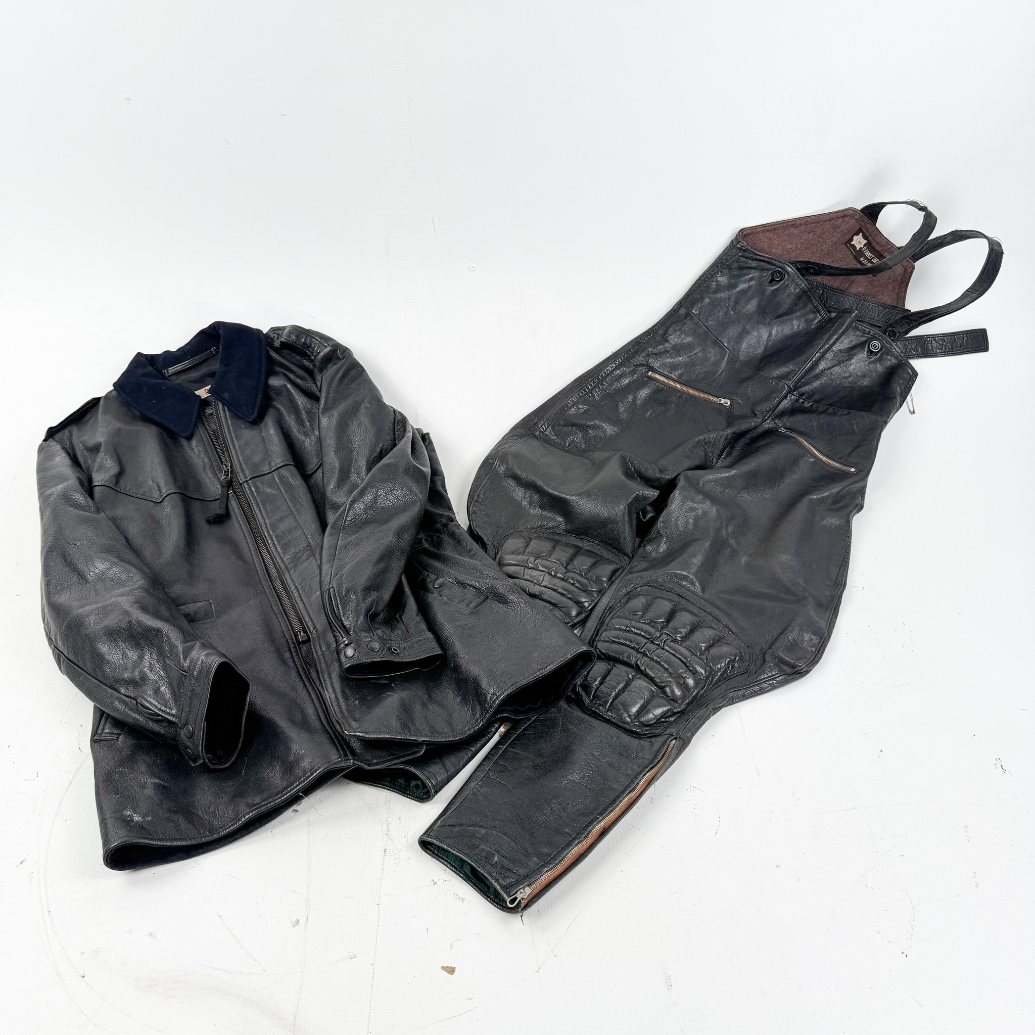 MOTORKLÄDER, 2 delar, 1940/50-tal.