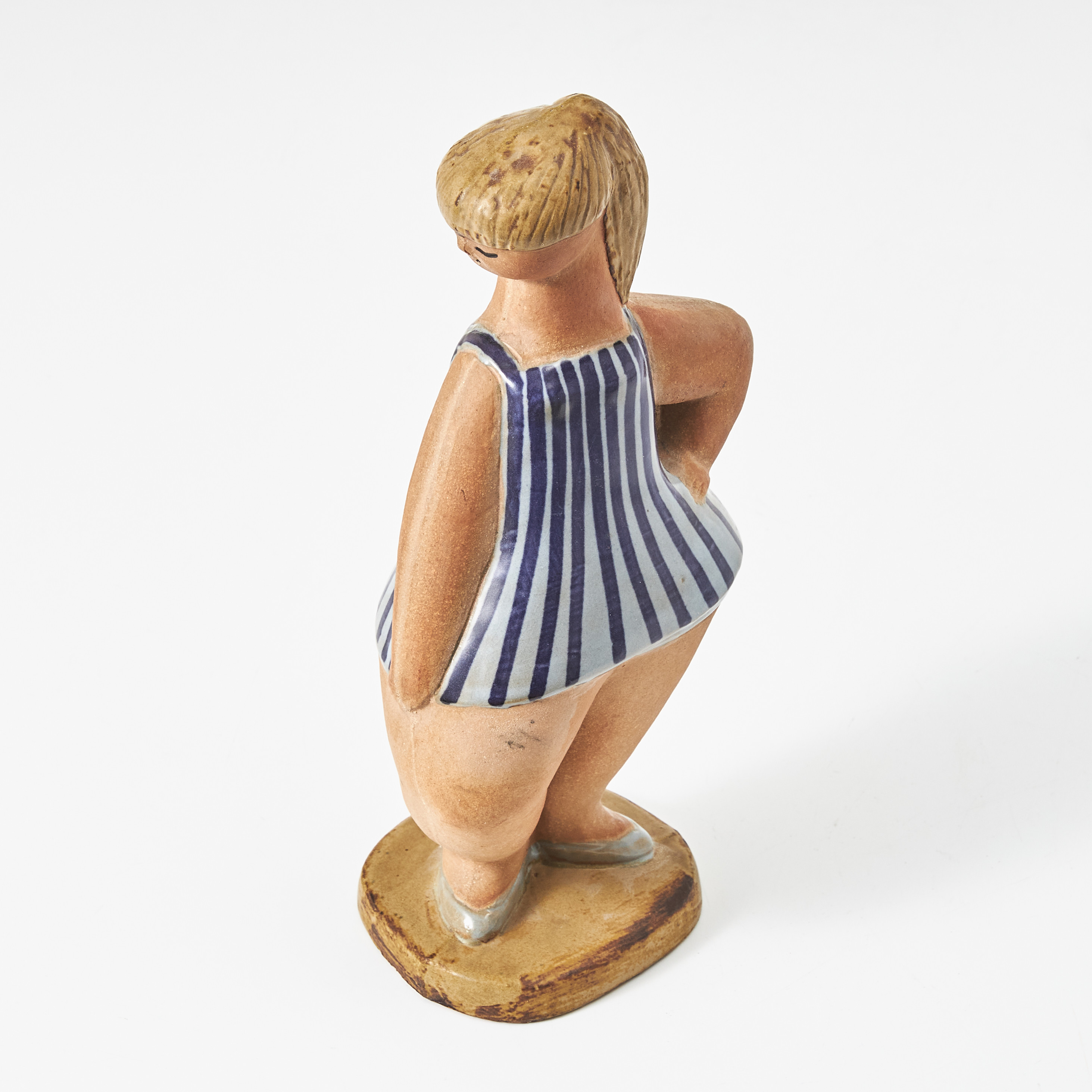 LISA LARSON. Figurin "Dora", delvis glaserad keramik, Gustavsberg.