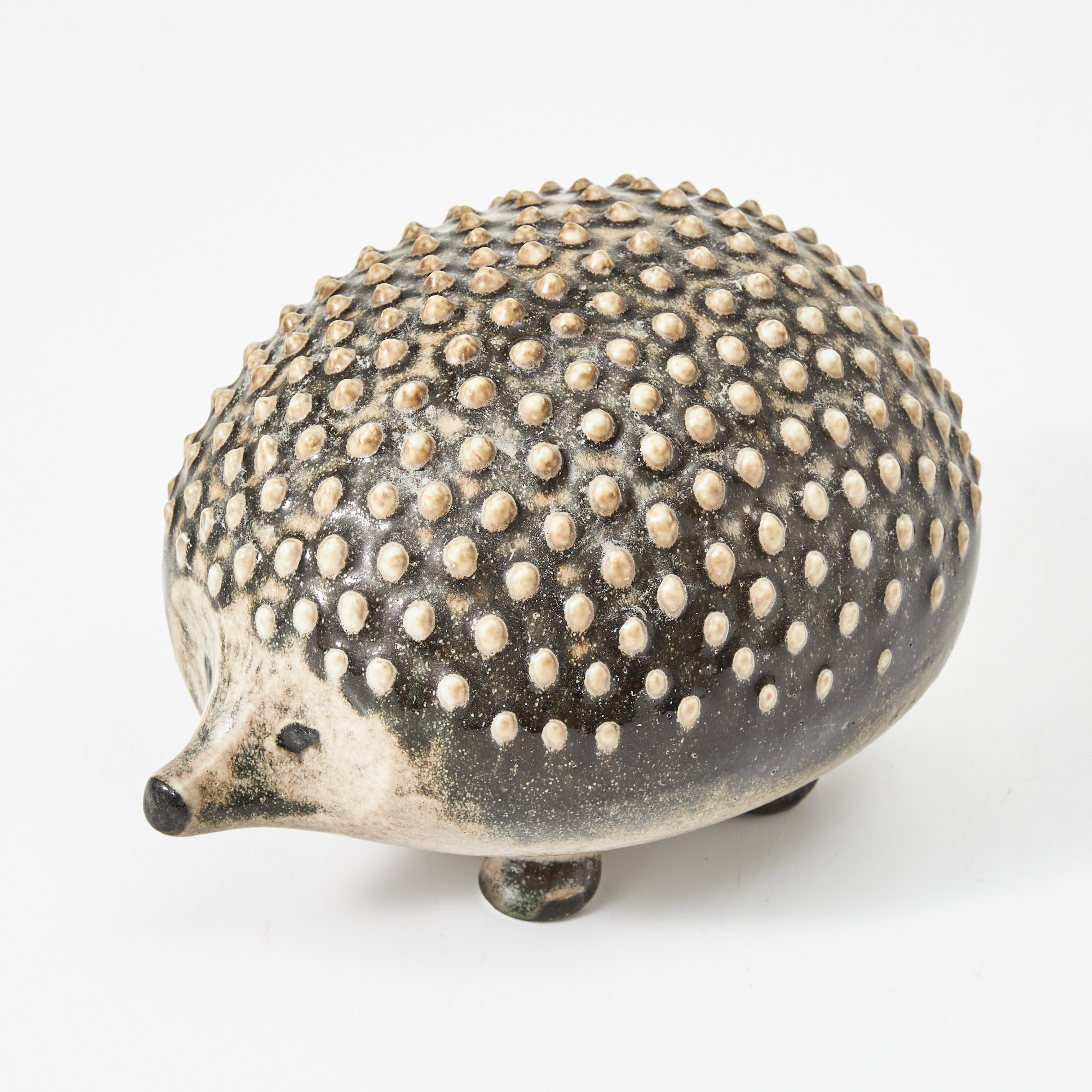 LISA LARSON. Figurin "Igelkott" glaserat stengods, Gustavsberg, tillverkad för NK till förmån av Världsnaturfonden.