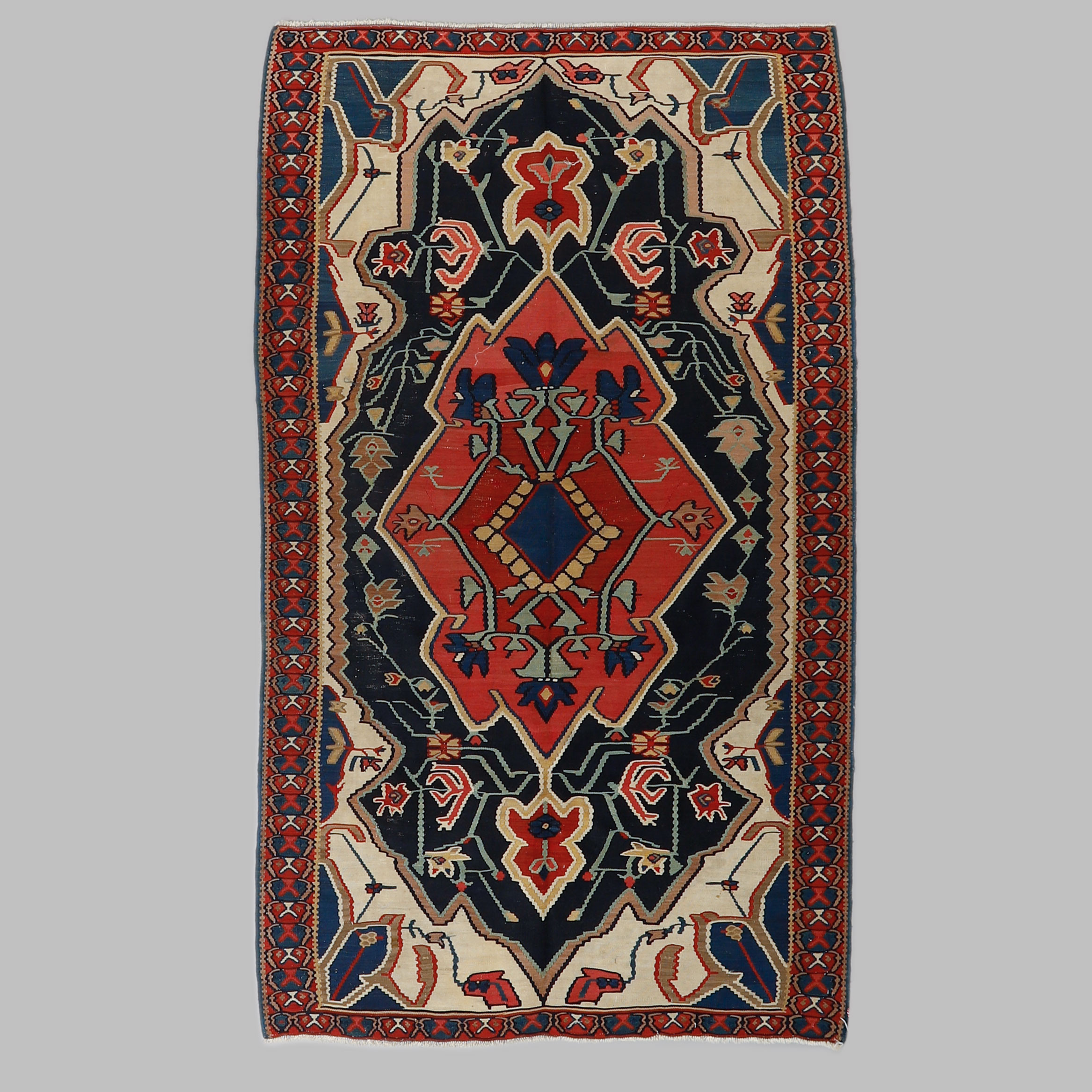 MATTA, Senneh-Kelim, 220 x 128 cm.