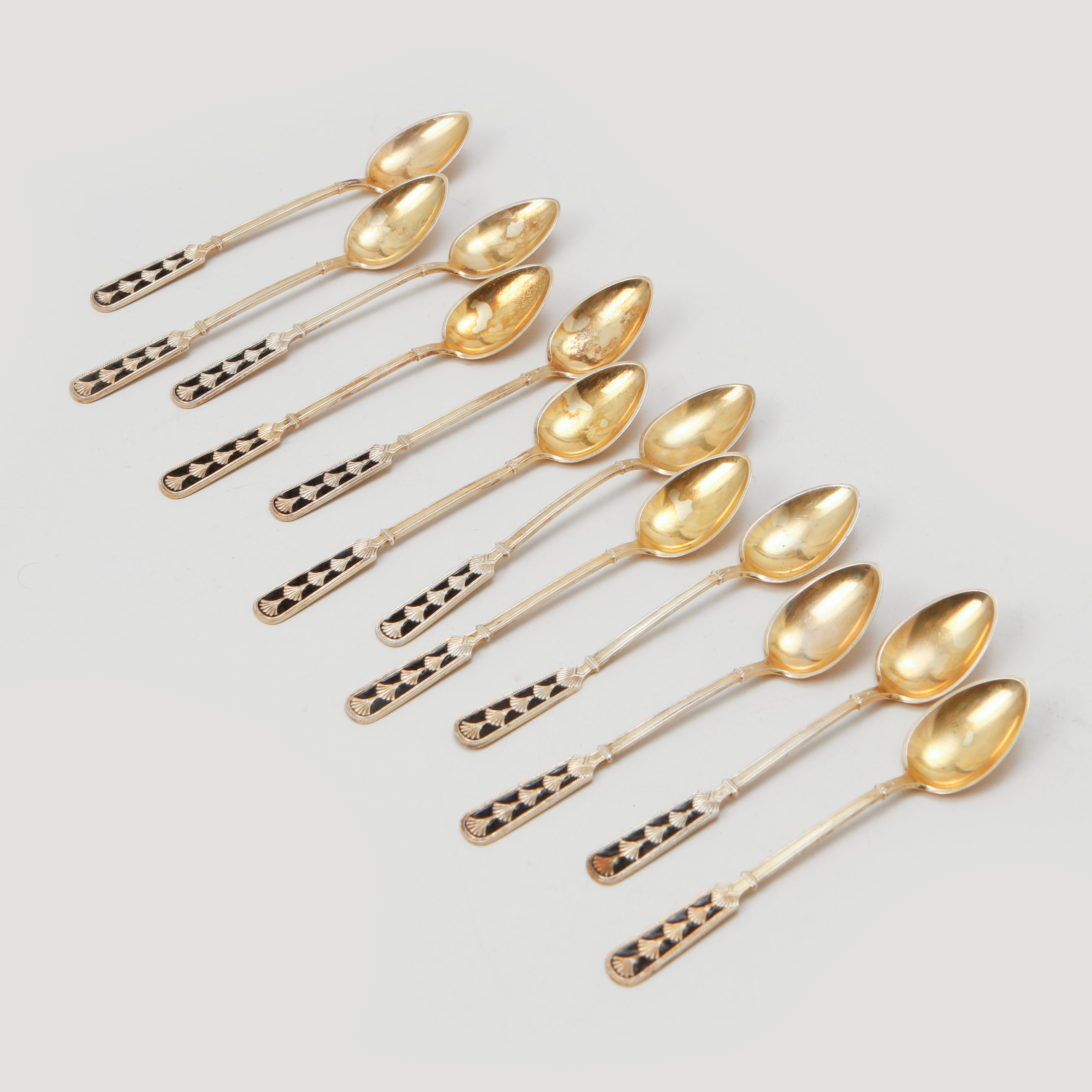 MOCCASKEDAR 12 st, silver och emalj, vikt ca 85 gram.