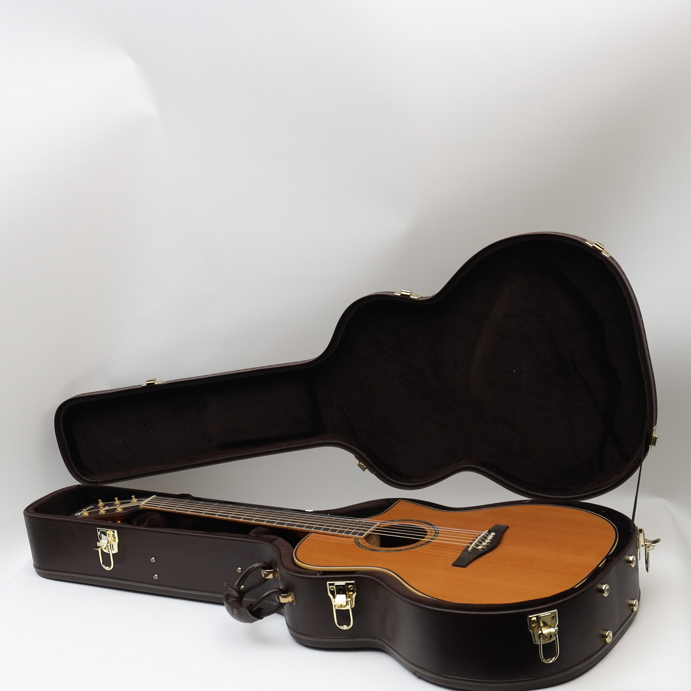 GITARR, akustisk, Ibanez Artwood Studio ACS 1150CE med case.