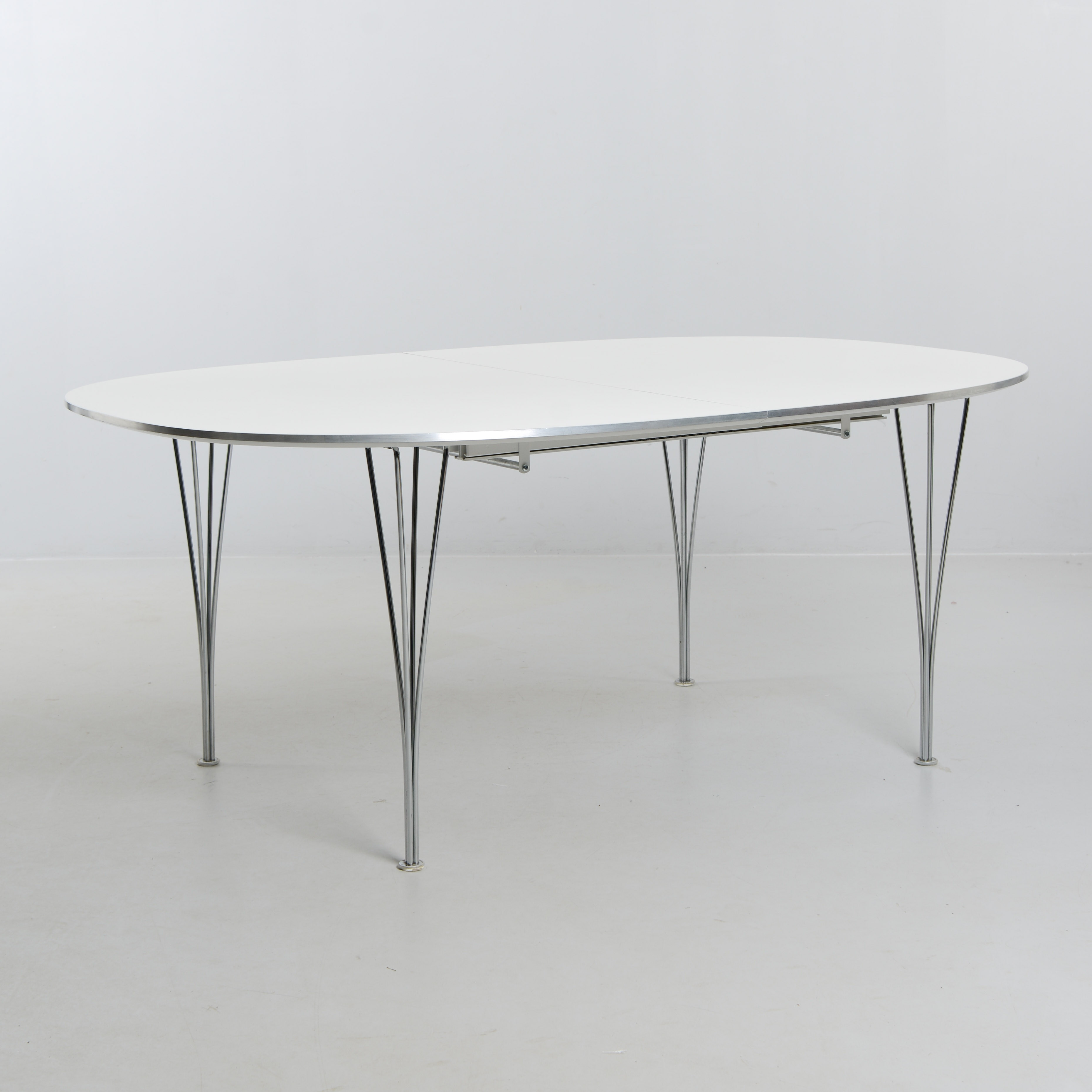 BRUNO MATHSSON & PIET HEIN. Bord, "Superellips", Fritz Hansen, Danmark, daterad 2004.