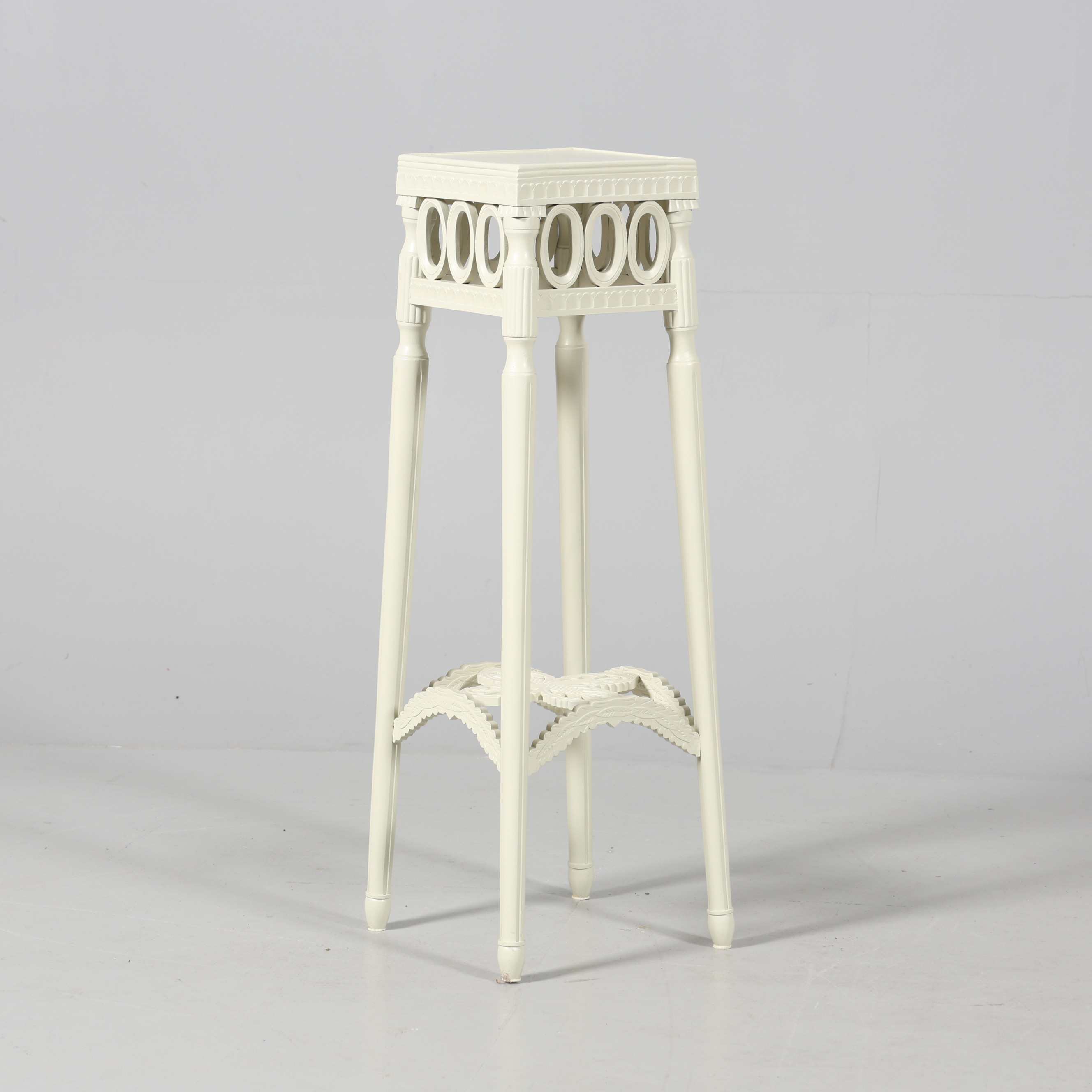 PIEDESTAL, nollmodell, gustaviansk stil.