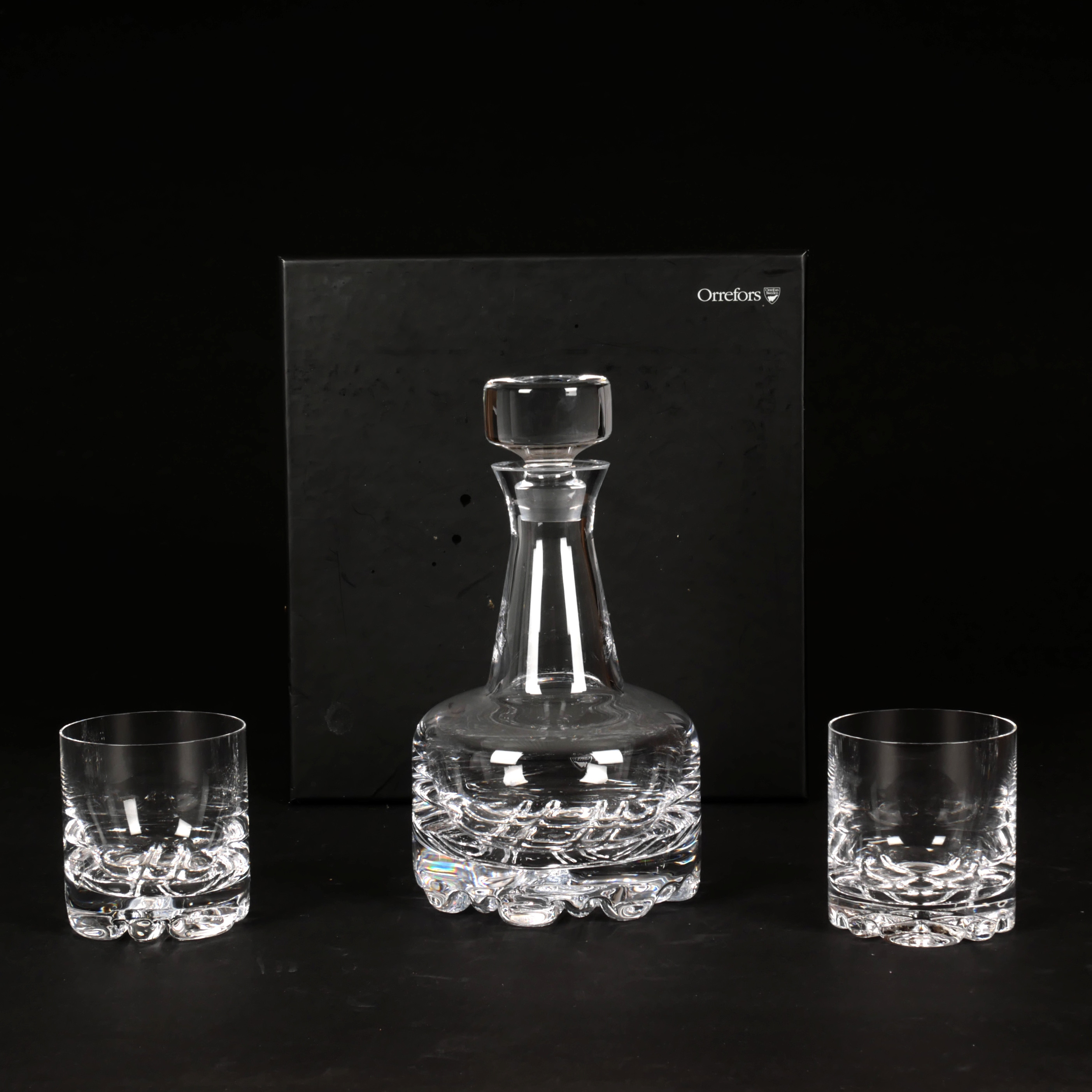 OLLE ALBERIUS. Karaff med 2 glas i låda, "Erik", kristall, Orrefors.