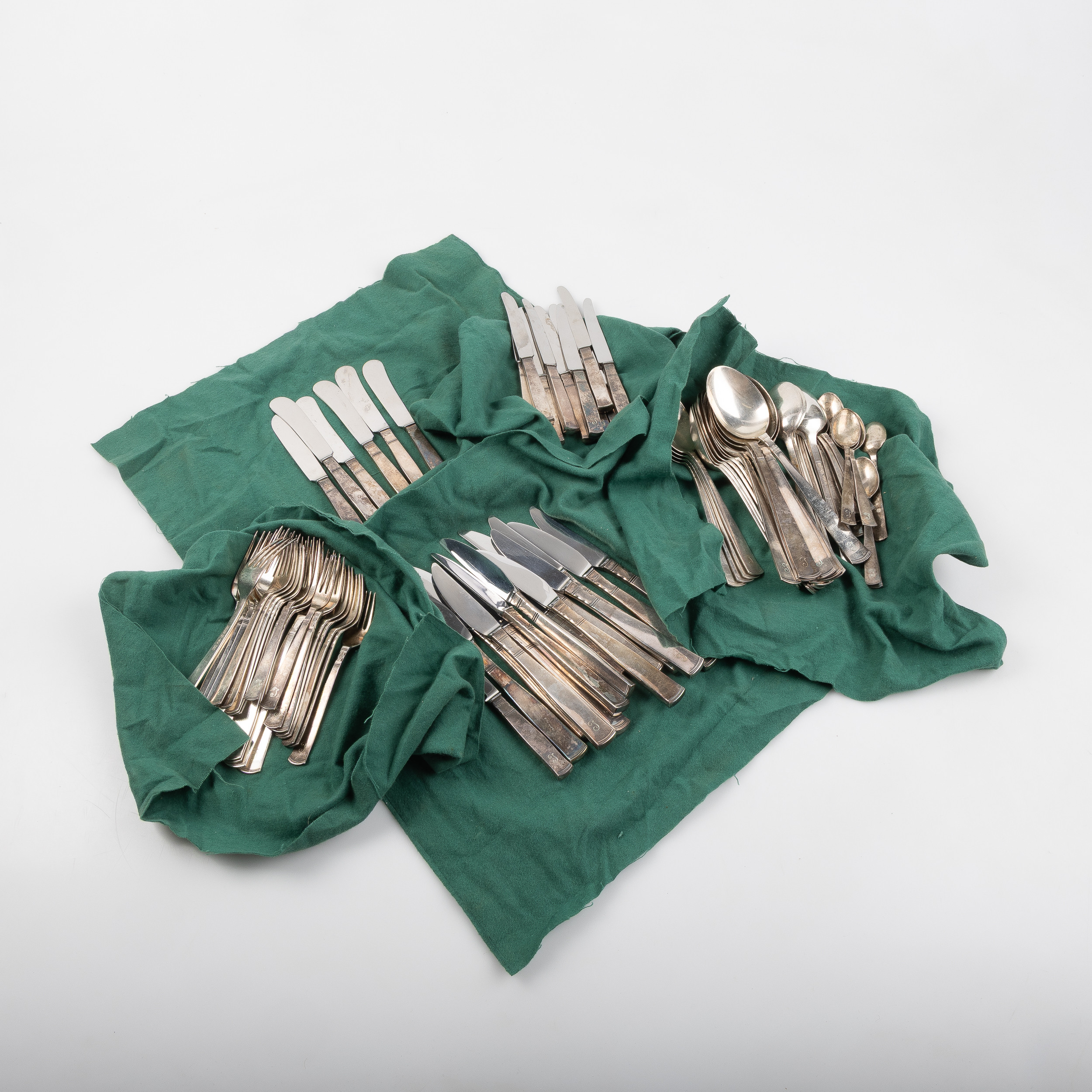 JACOB ÄNGMAN. Bestick, 95 delar, silver, GAB.