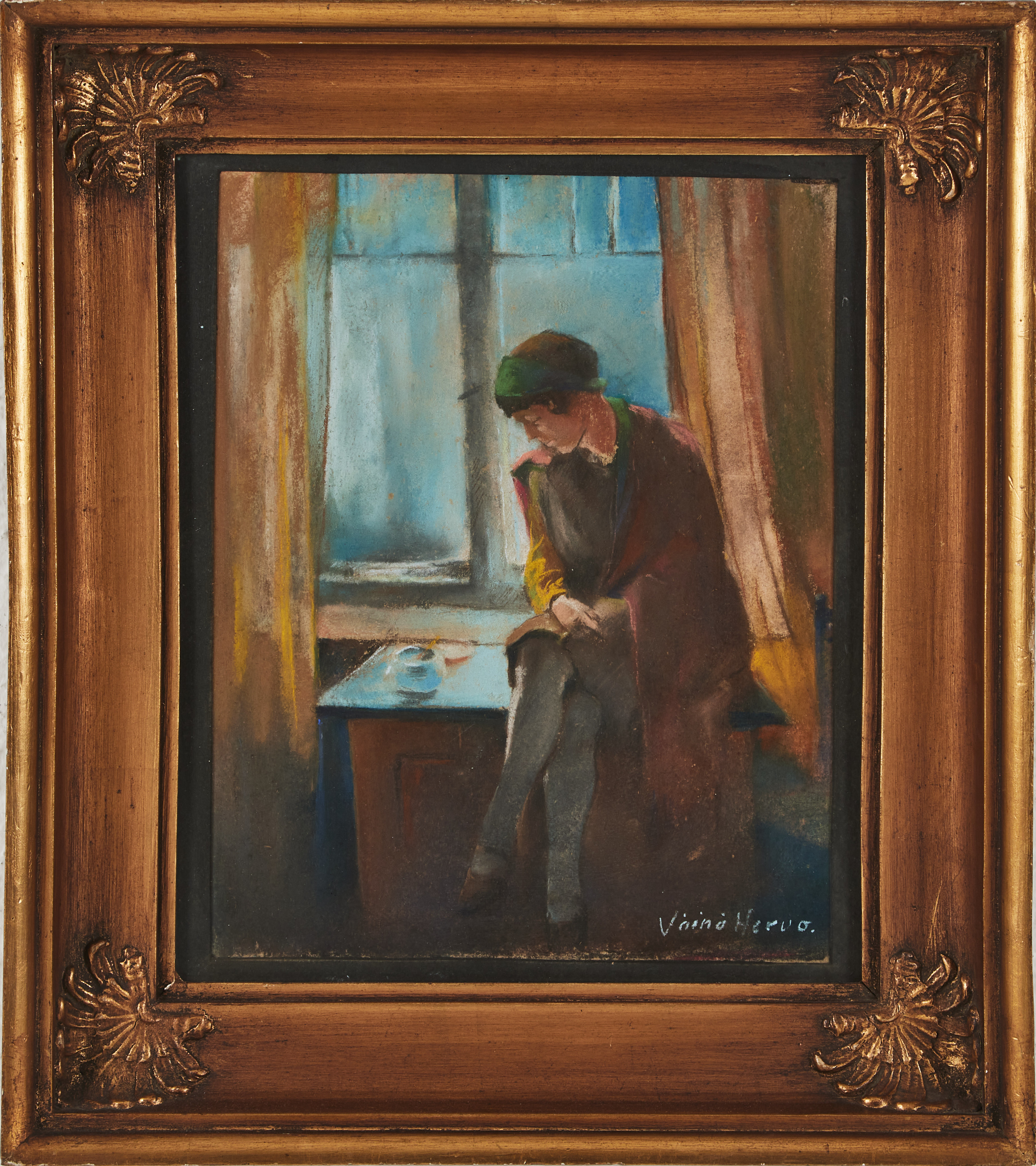VÄINÖ HERVO, Interiör med kvinna, pastell, signerad.
