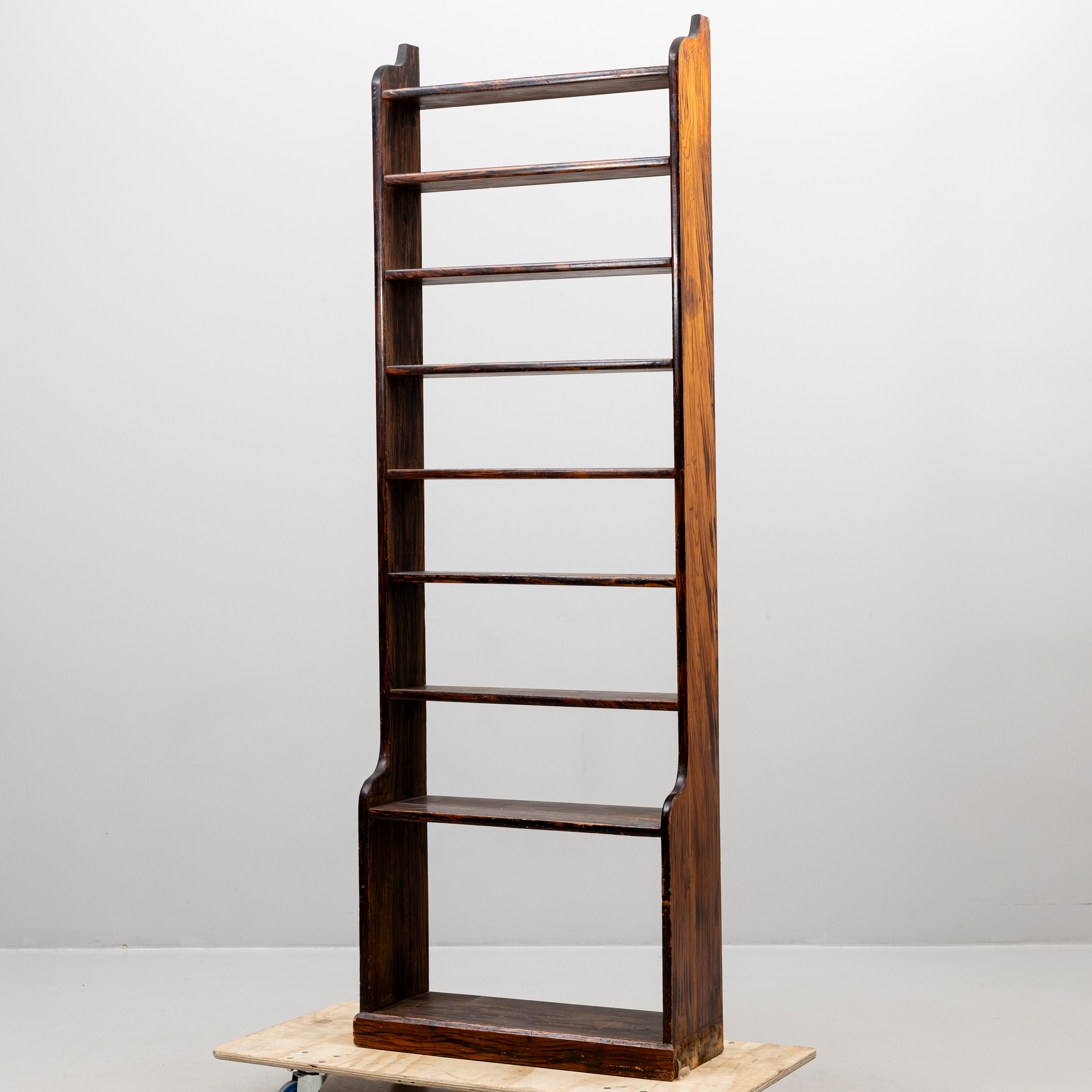 BOKHYLLA, betsad furu, 1700-talsmodell.