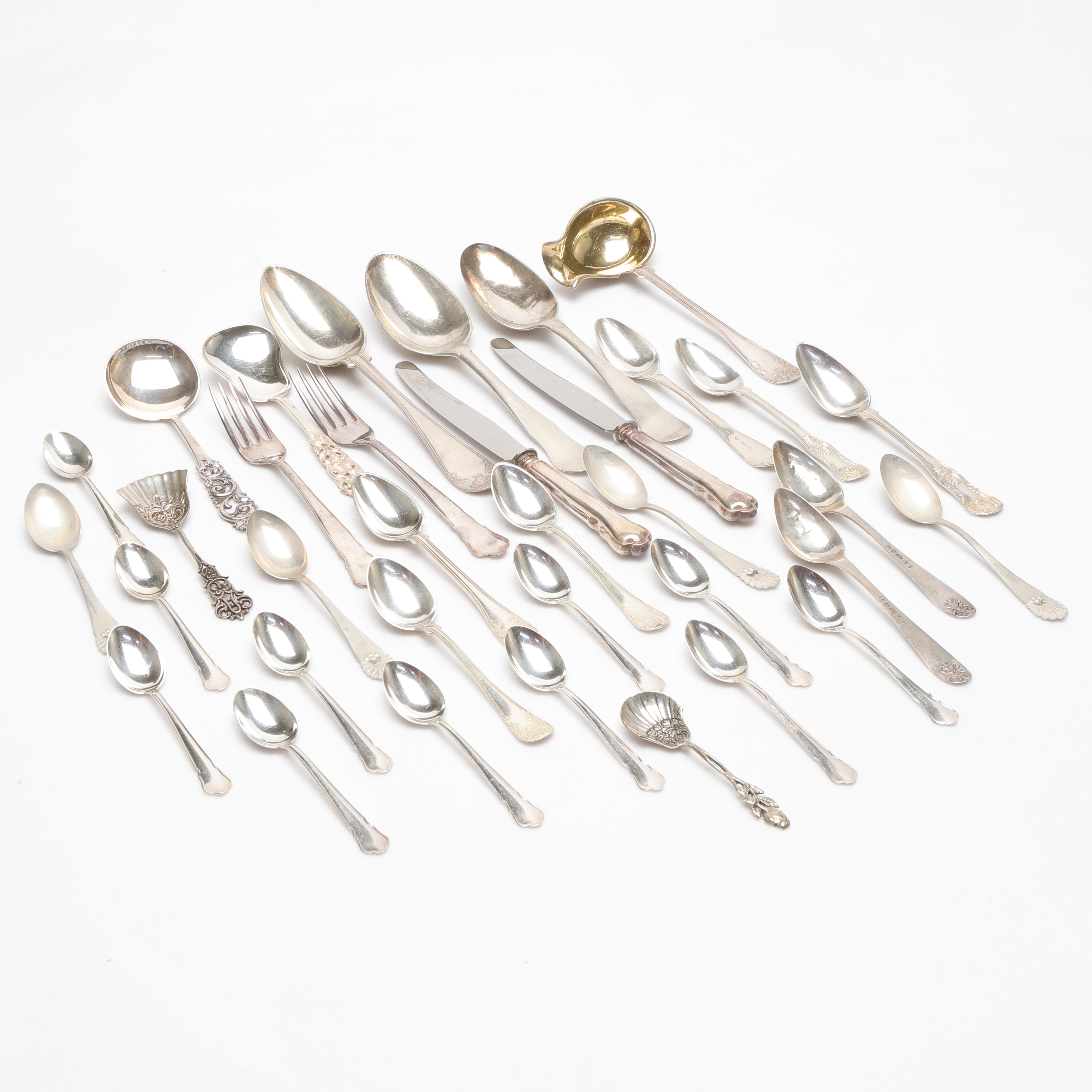 SILVERFÖREMÅL, vikt ca 685 g.