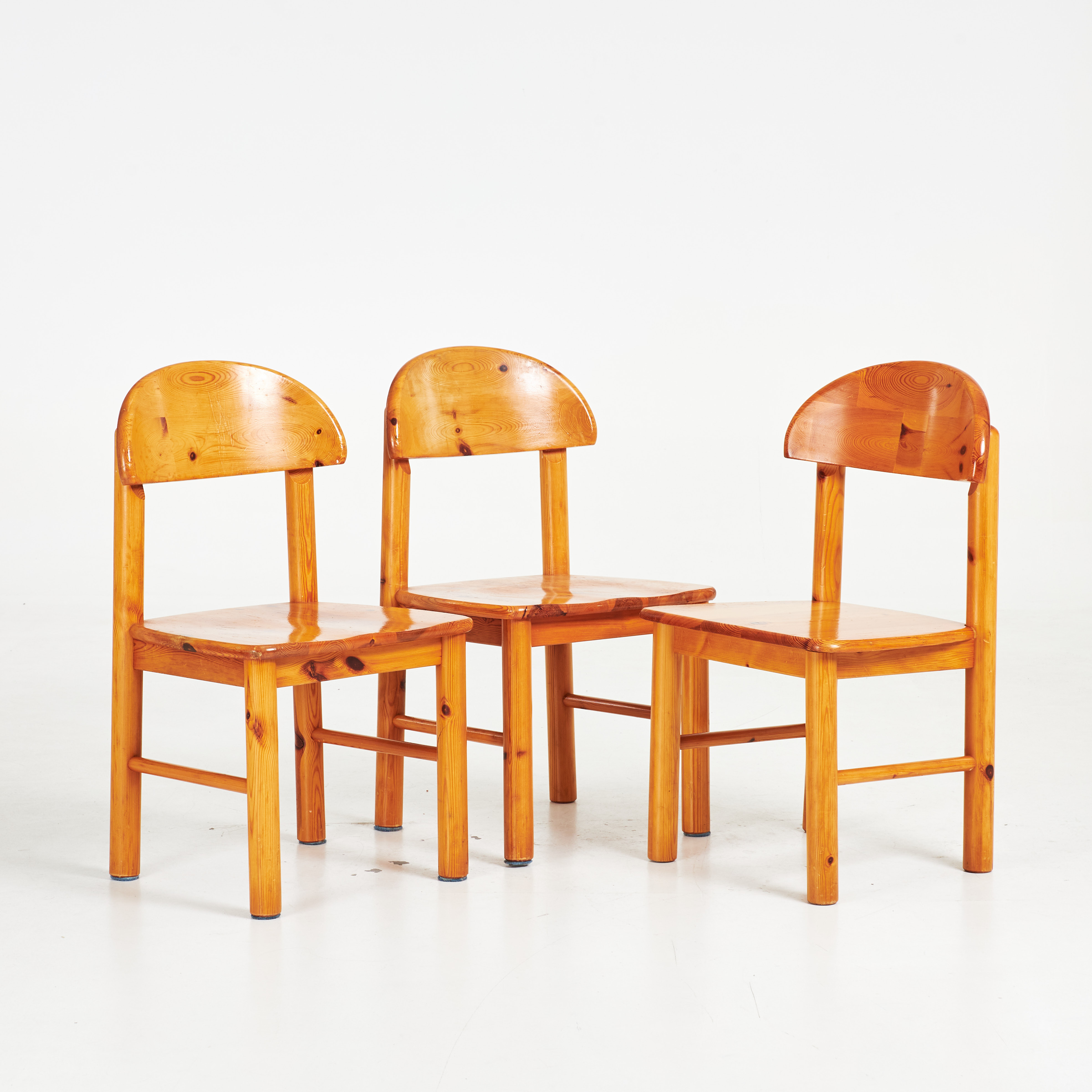 RAINER DAUMILLER. Stolar, 3 st, furu, Danmark, 1900-talets senare hälft.