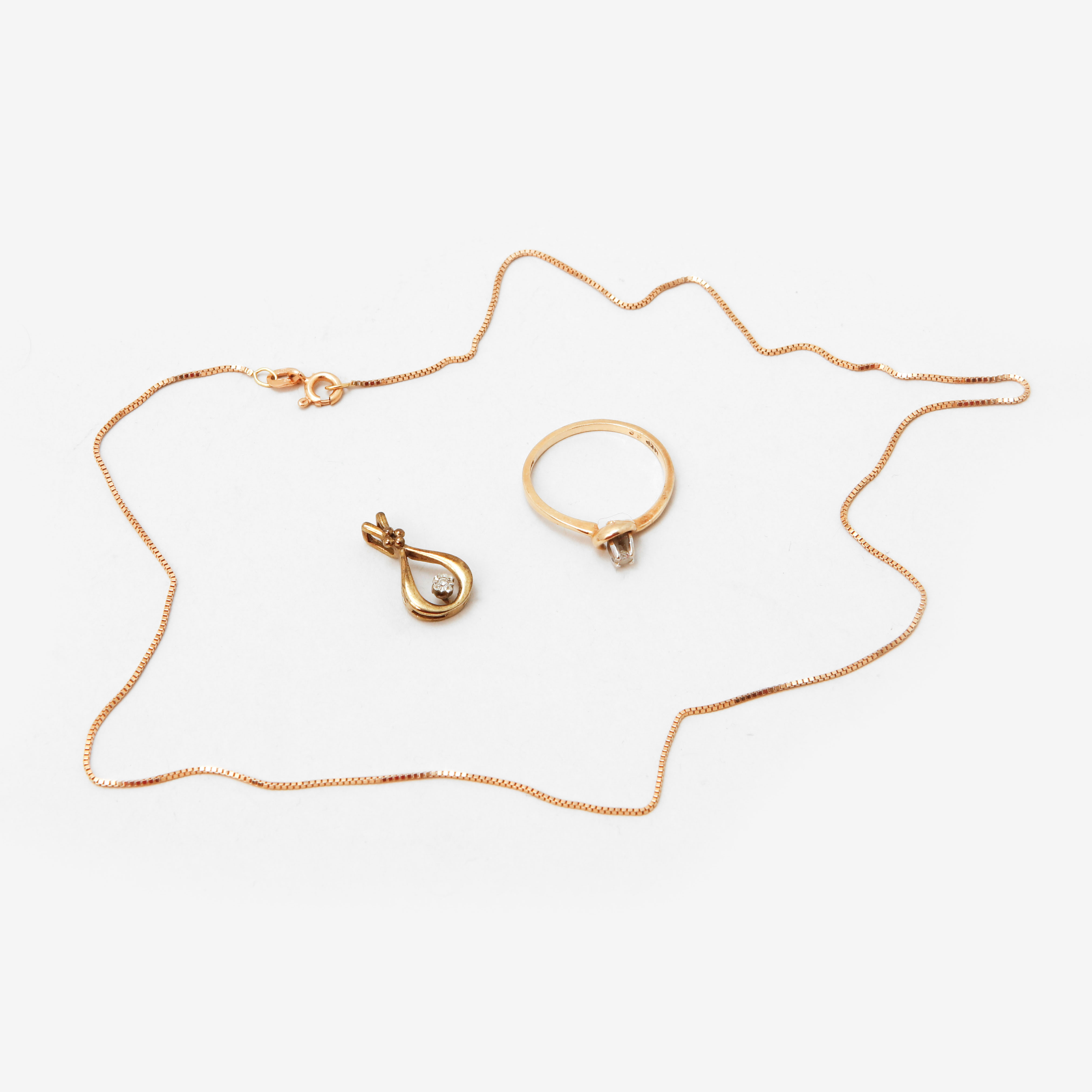 COLLIER, RING, HÄNGE, 18k, 14k och 8k guld, totalvikt ca 4,5 gram.