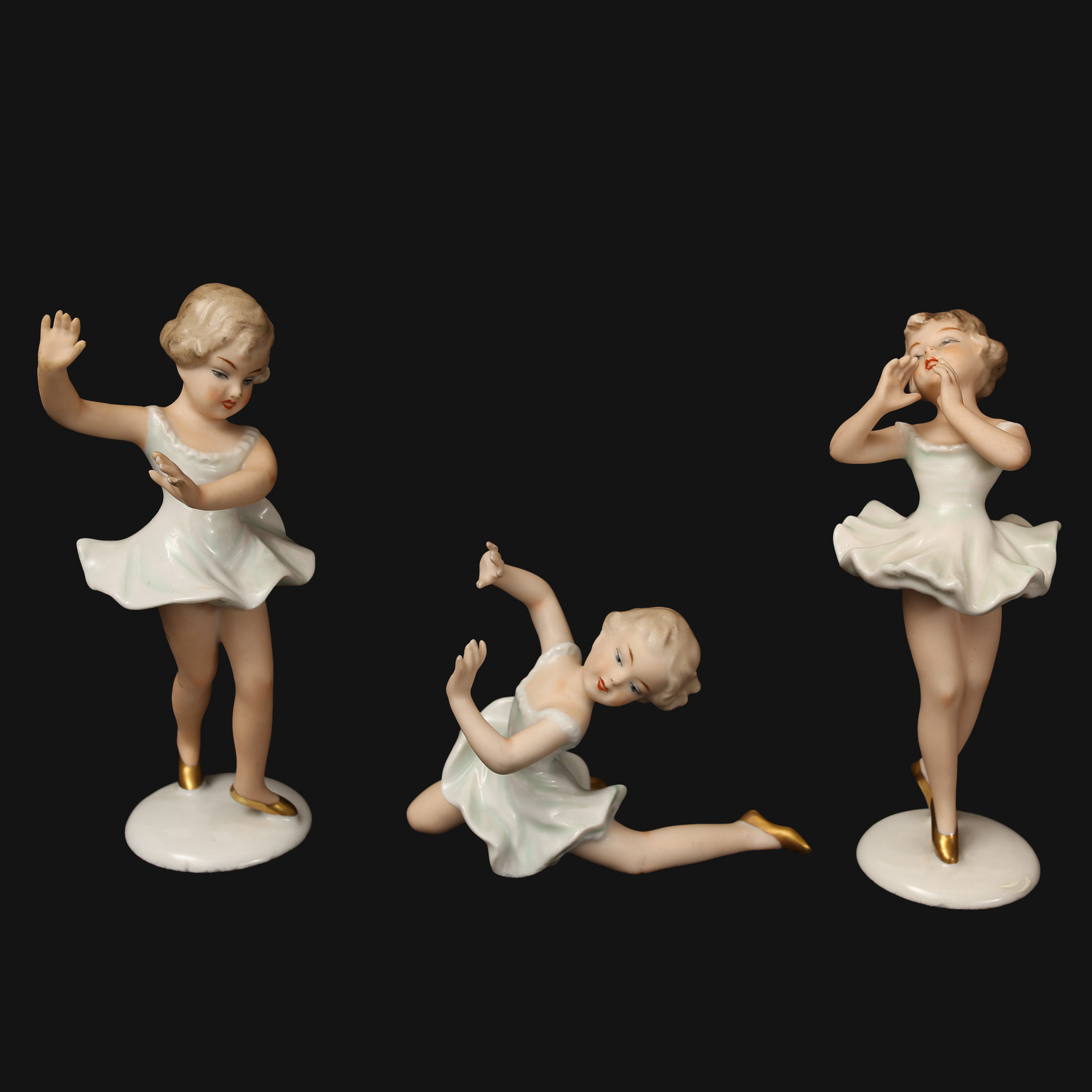 FIGURINER, porslin, ballerinor Wallendorf Tyskland 3 stycken.