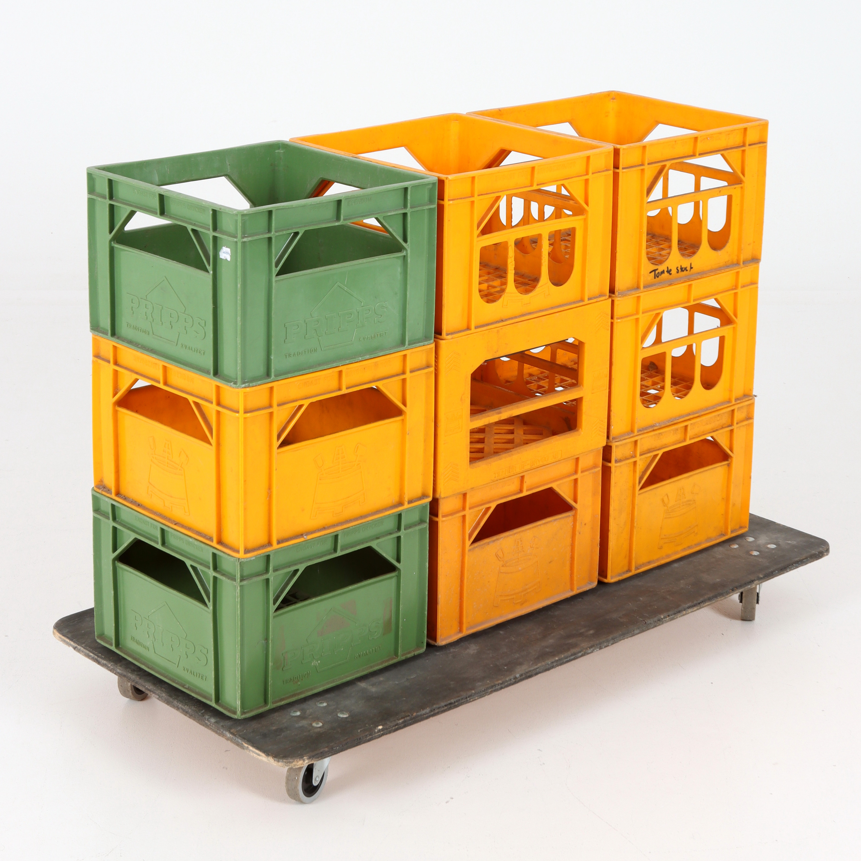 BRYGGERIBACKAR, 9 st, plast, bl.a. Pripps, 1900-tal.