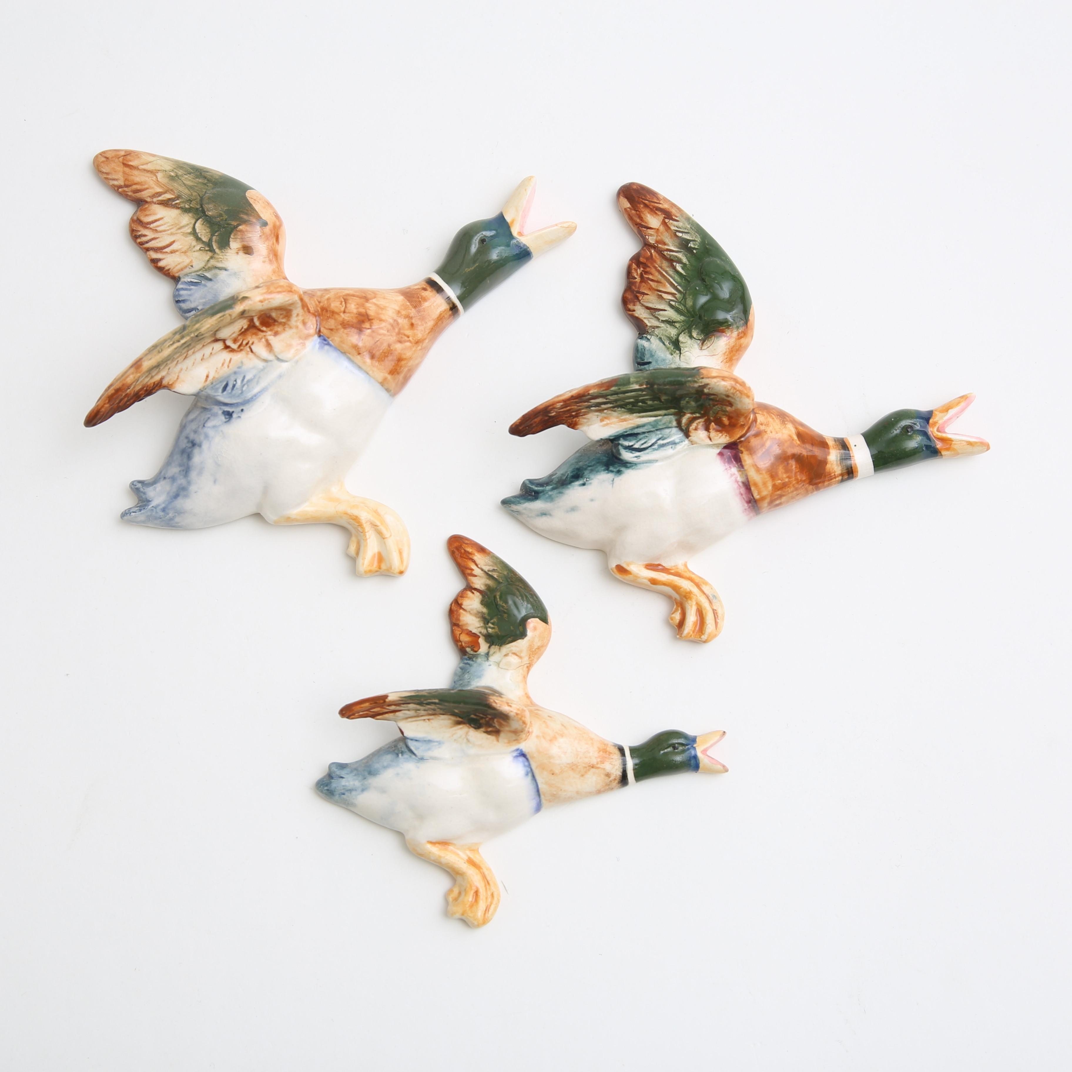 VÄGGRELIEFER, 3 fåglar, flintgods, Terra import.