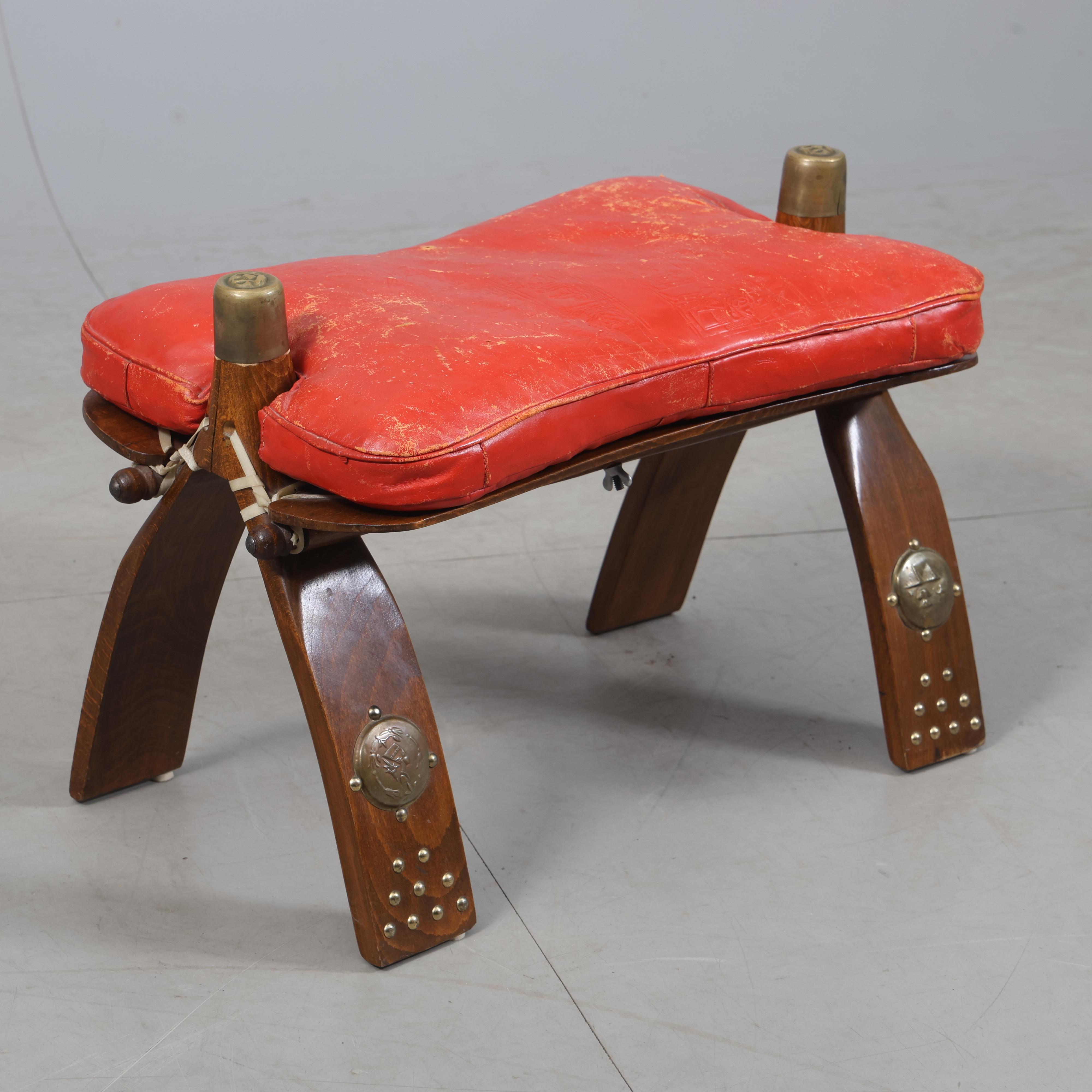 PALL, kamelsadel, 1900-tal.