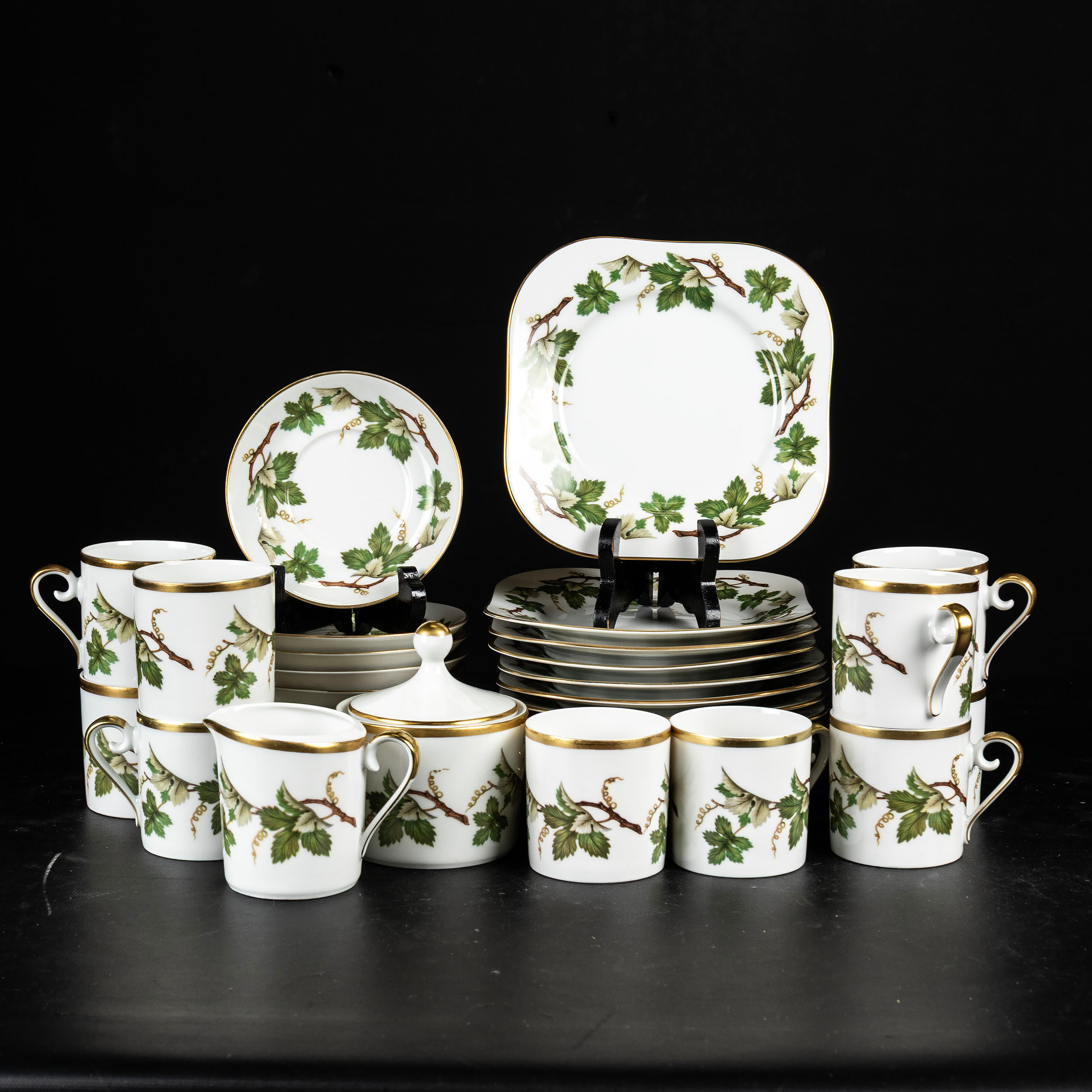 KAFFESERVIS, 34 delar, "Vinranka", Hackefors.