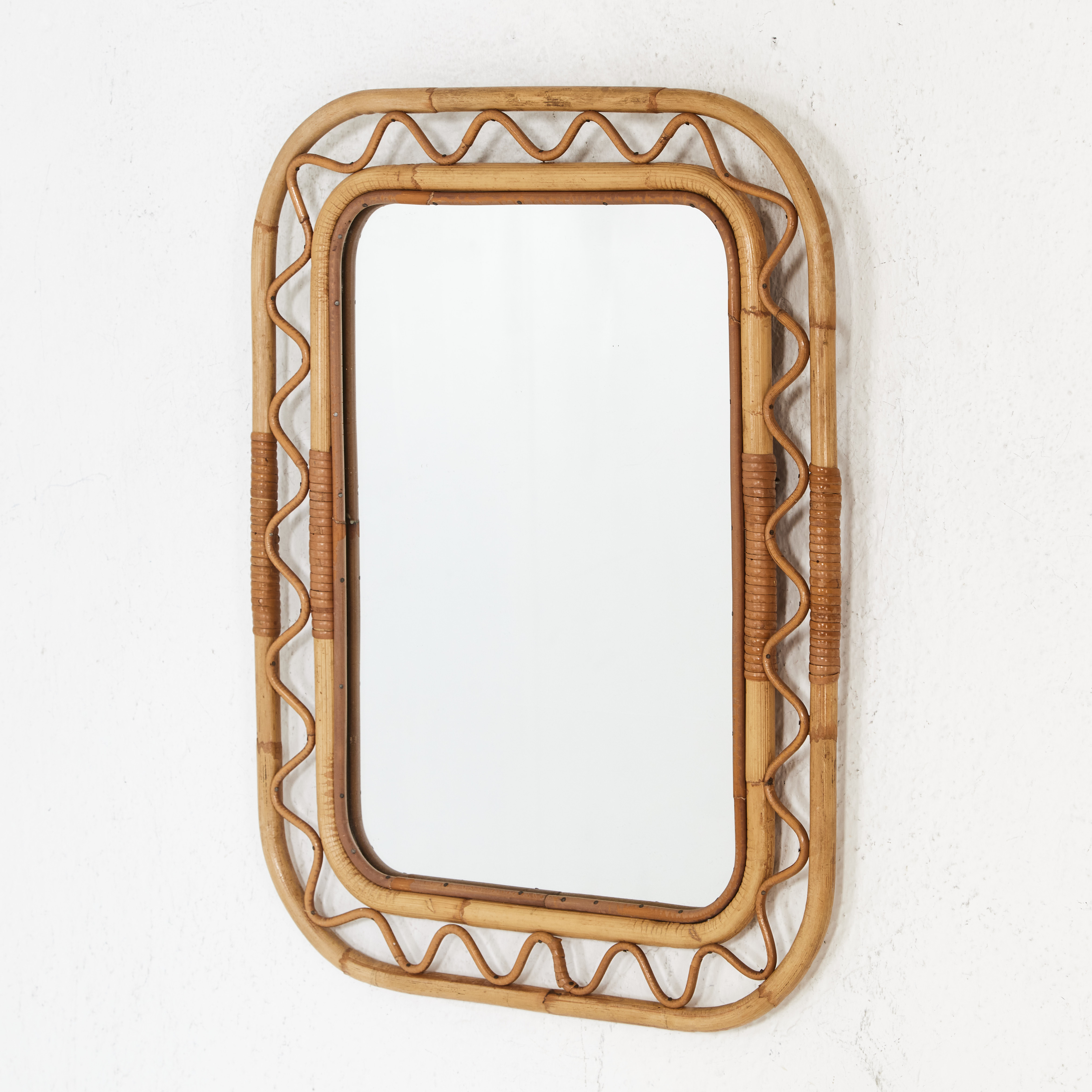 SPEGEL, swedish modern, 1900-talets mitt. Ram av böjd och flätad rotting.