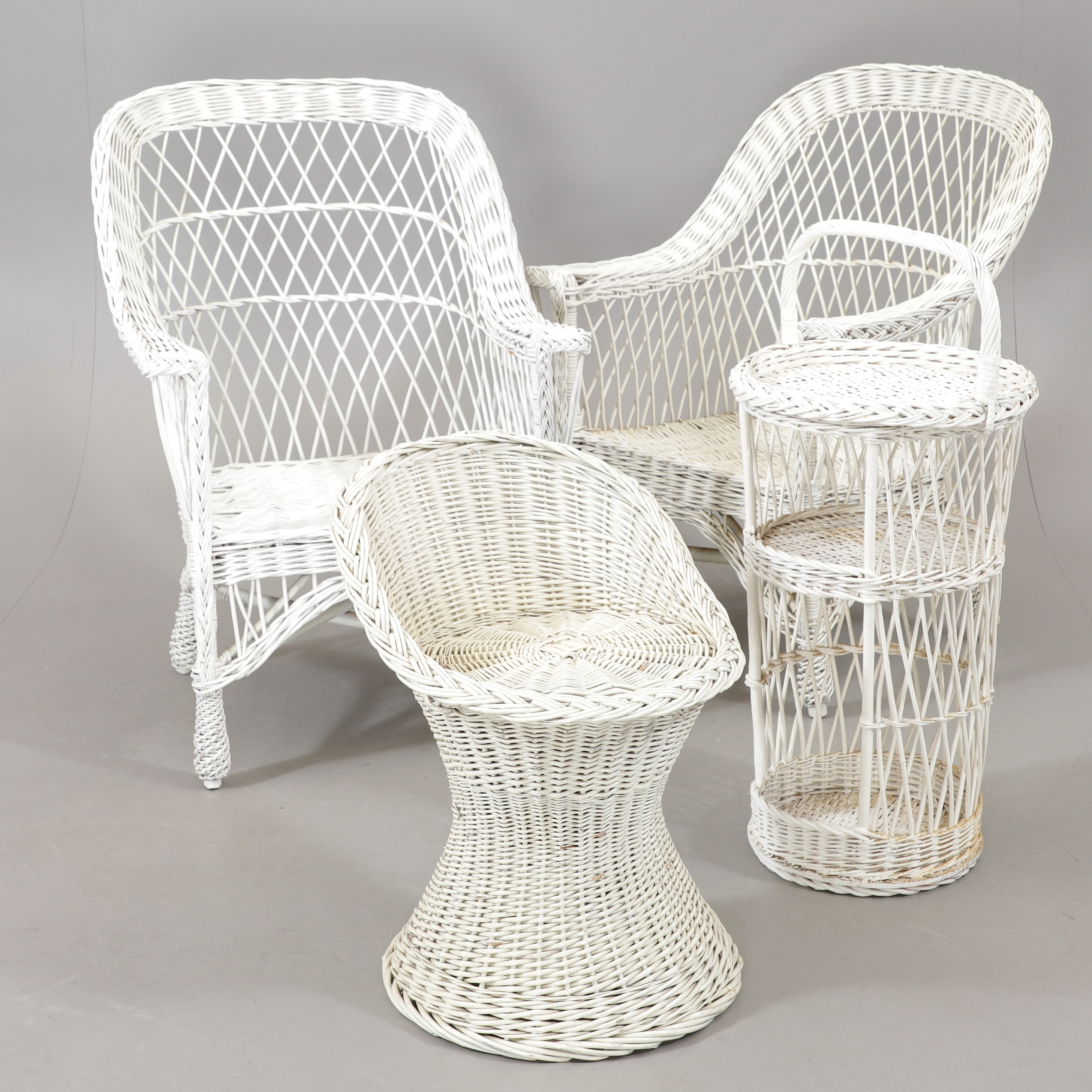 KORGMÖBLER, 4 delar, 1900-talets andra hälft.