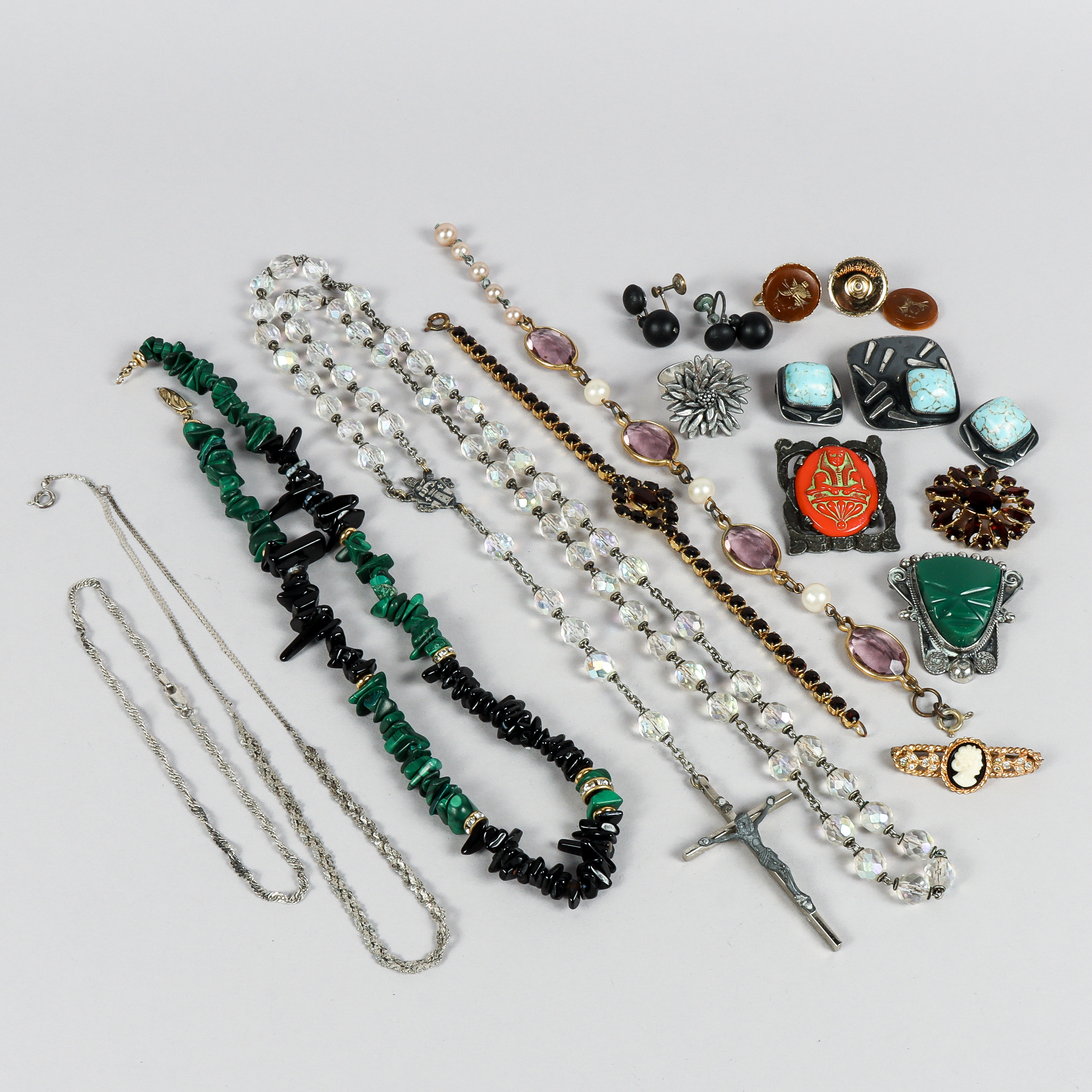 SMYCKEN, bijouterier och silver.