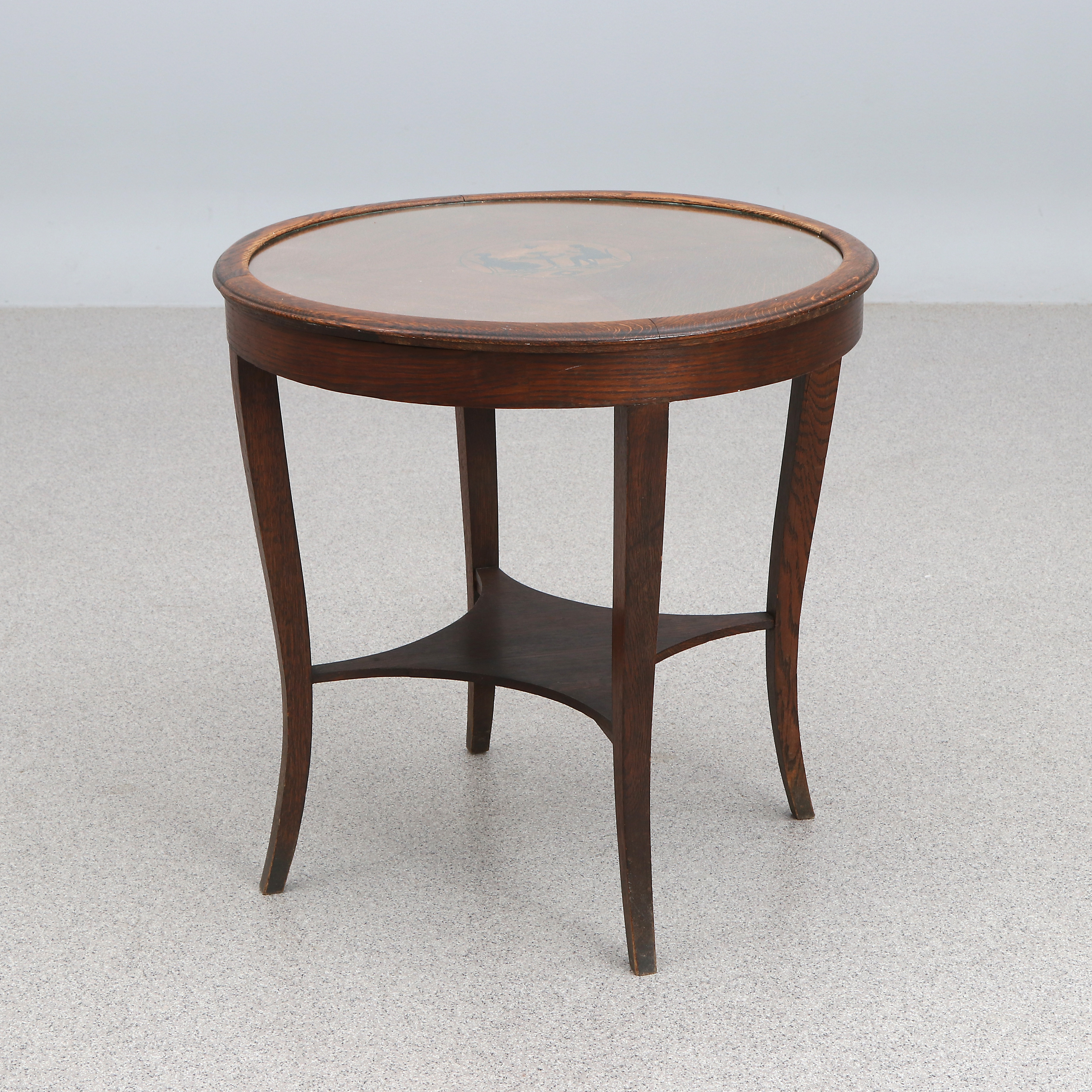 SALONGSBORD. Ek med intarsiadekor. Senjugend, 1920-tal.