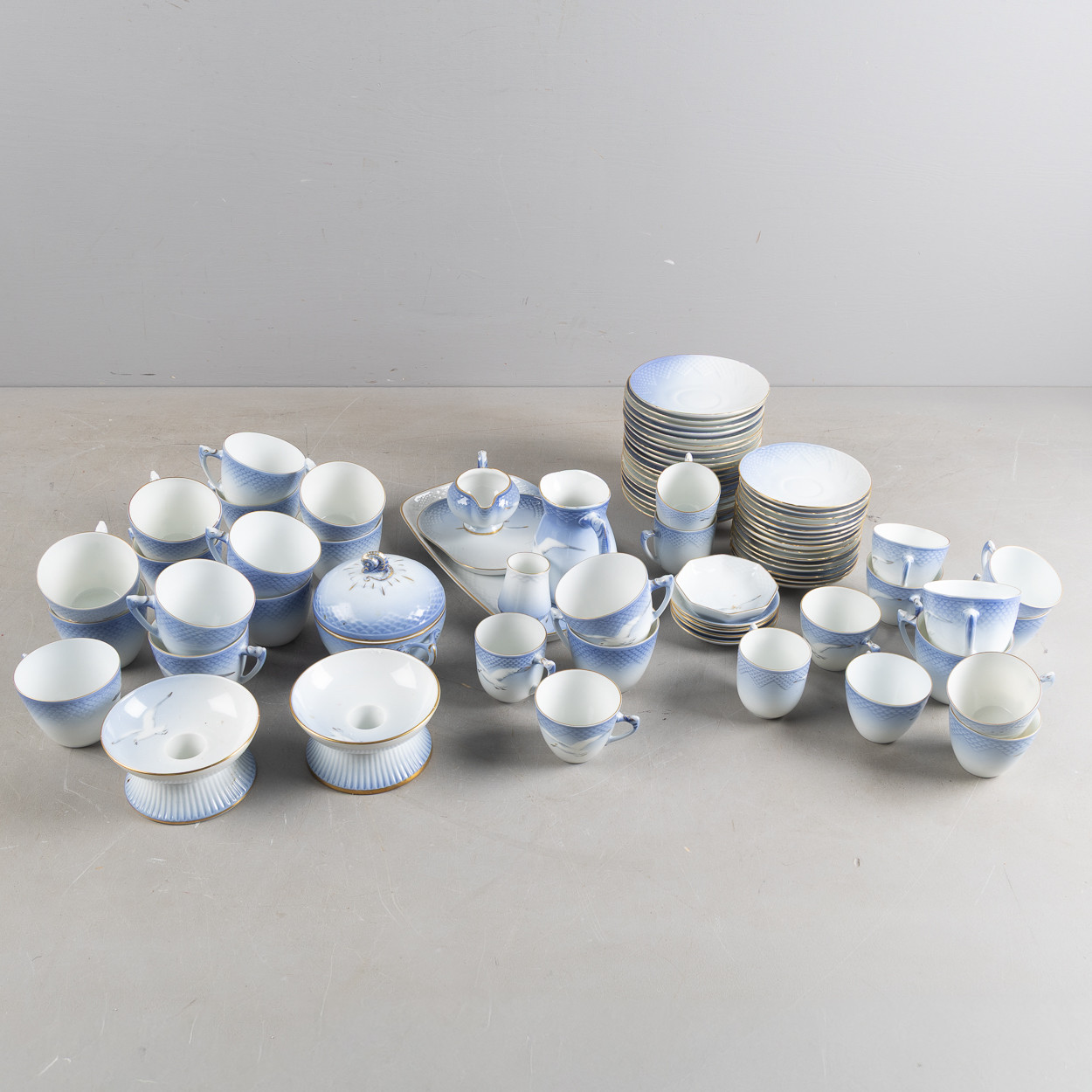 SERVIS, "Måsen", 78 delar, Bing & Gröndahl, porslin, 1:a och II:a sortering.