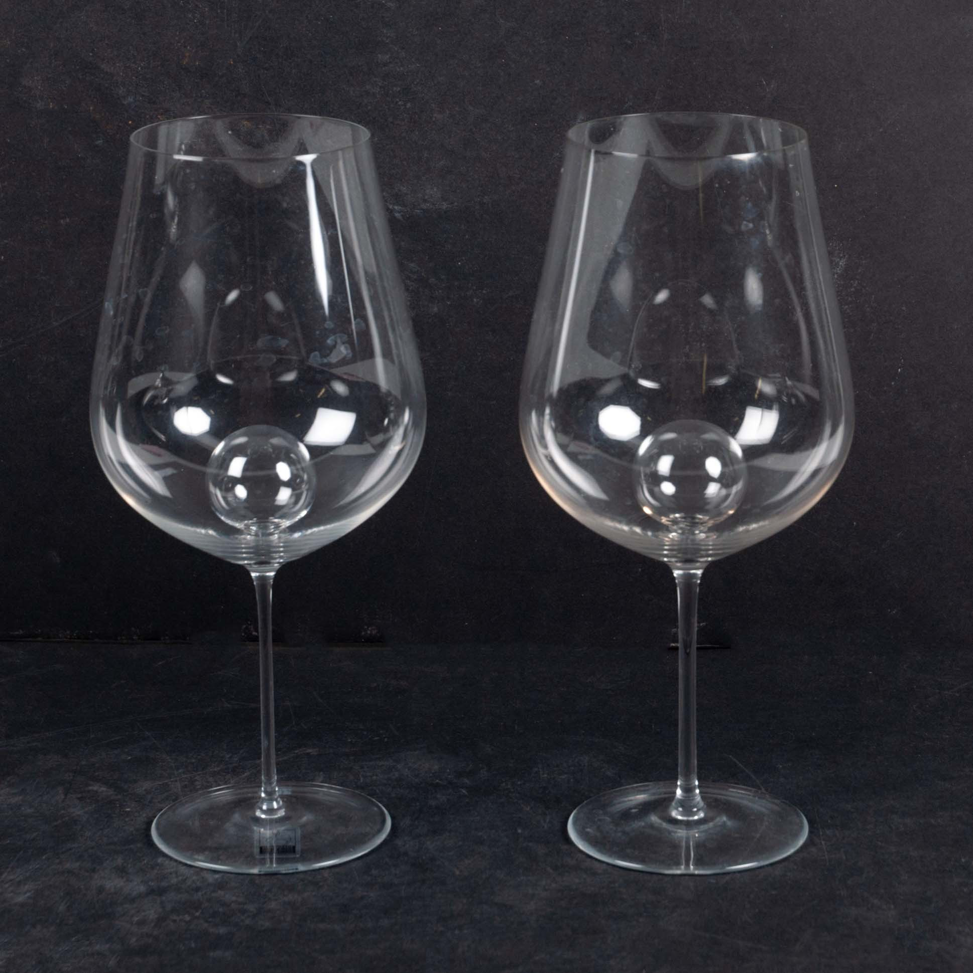 BERNADOTTE & KYLBERG. Air Sense Bordeaux Rödvinsglas, handblåsta, ett par.