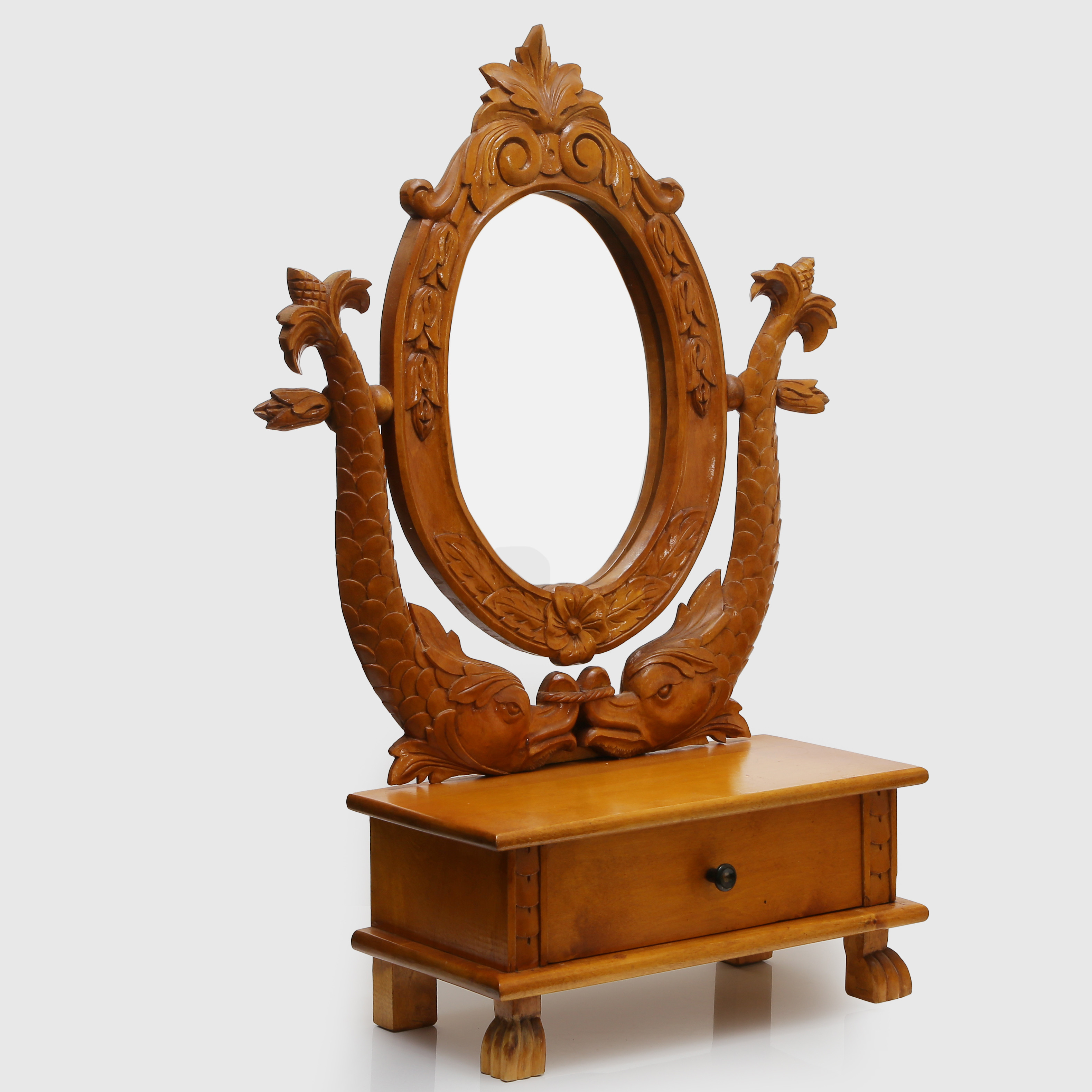 RAKSPEGEL, SNIDADE ORNAMENT "FISKAR" BJÖRK, 1900-TALETS FÖRSTA HÄLFT.