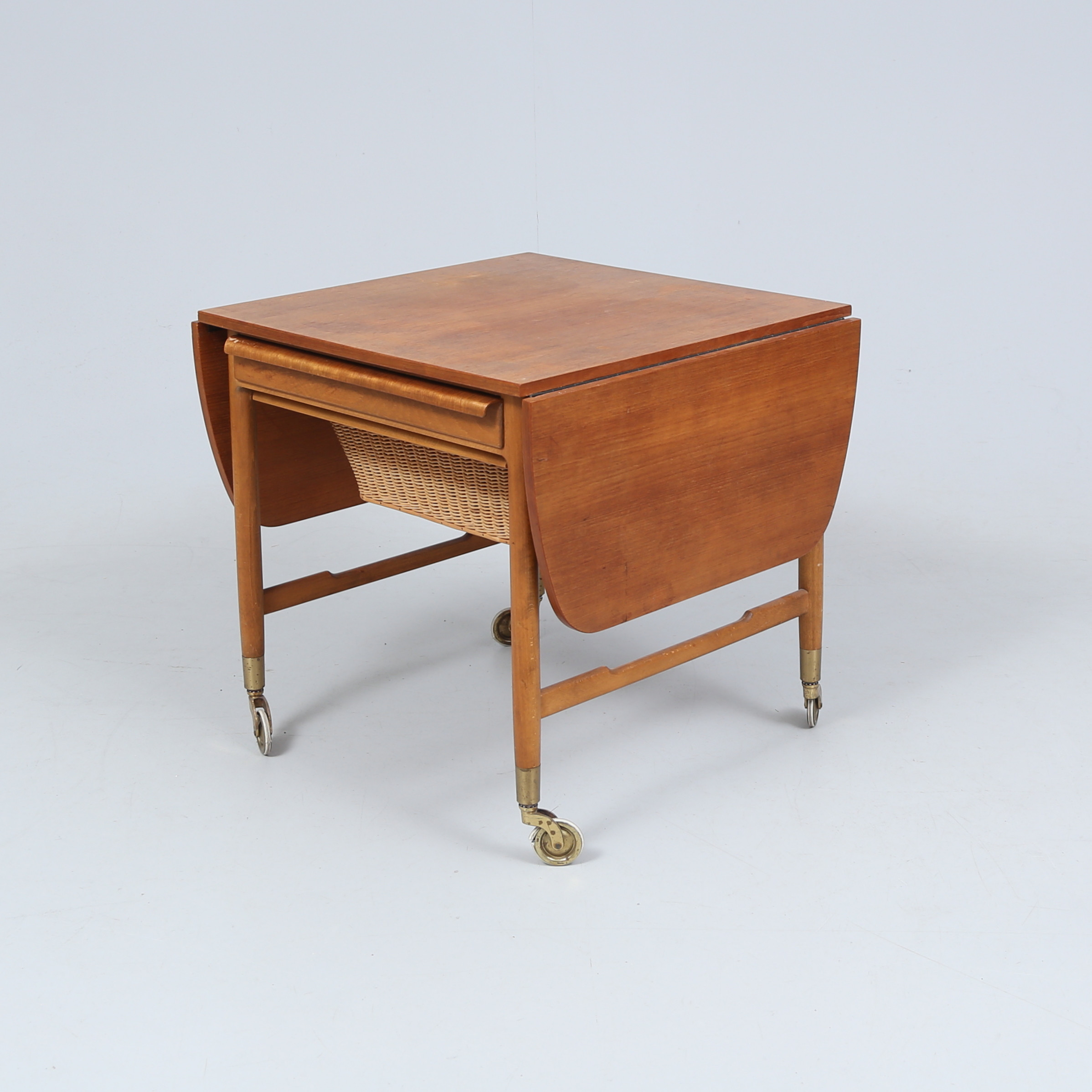 BERTIL FRIDHAGEN. Sybord, teak, Bodafors.