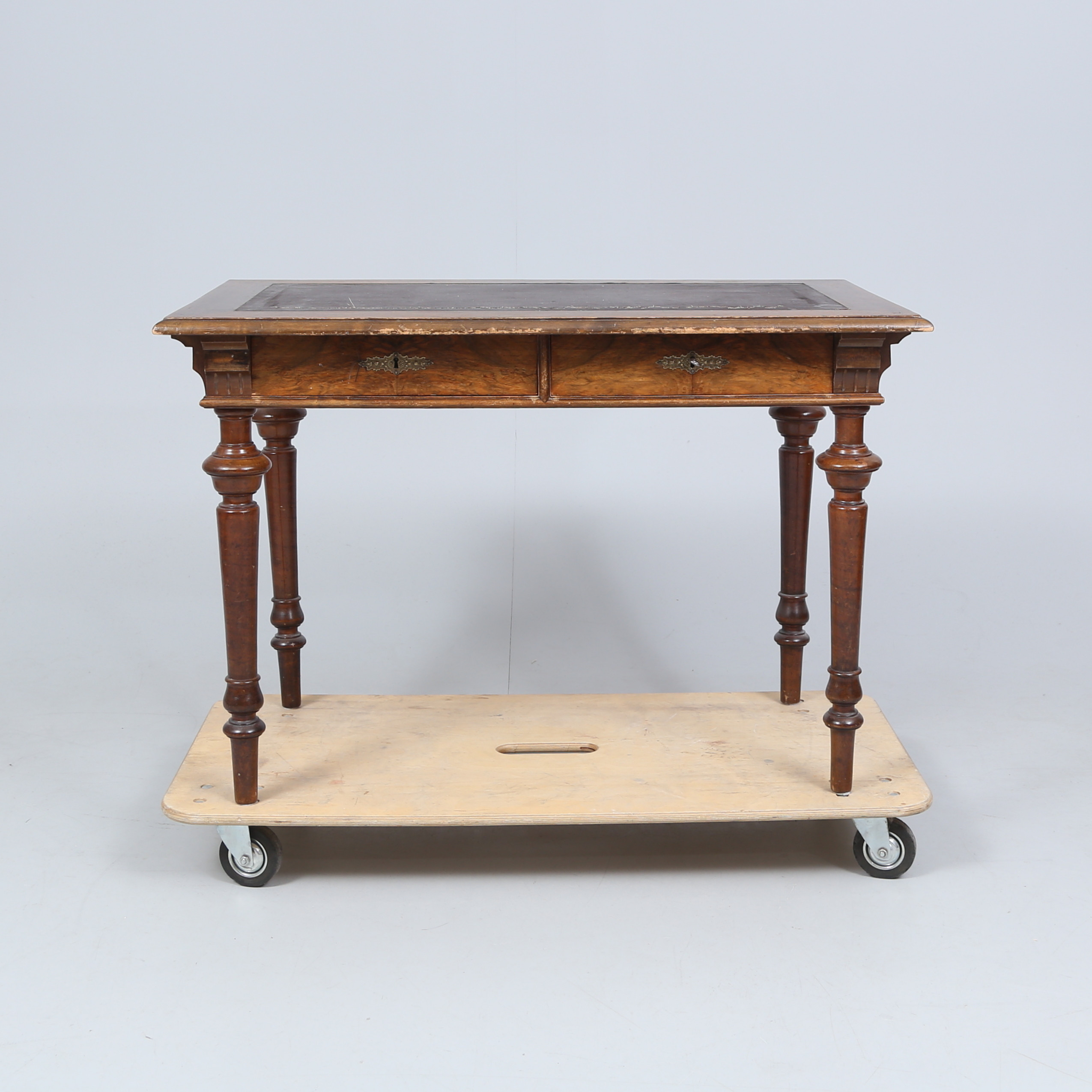 SKRIVBORD, nyränesans, 1800/1900-tal.