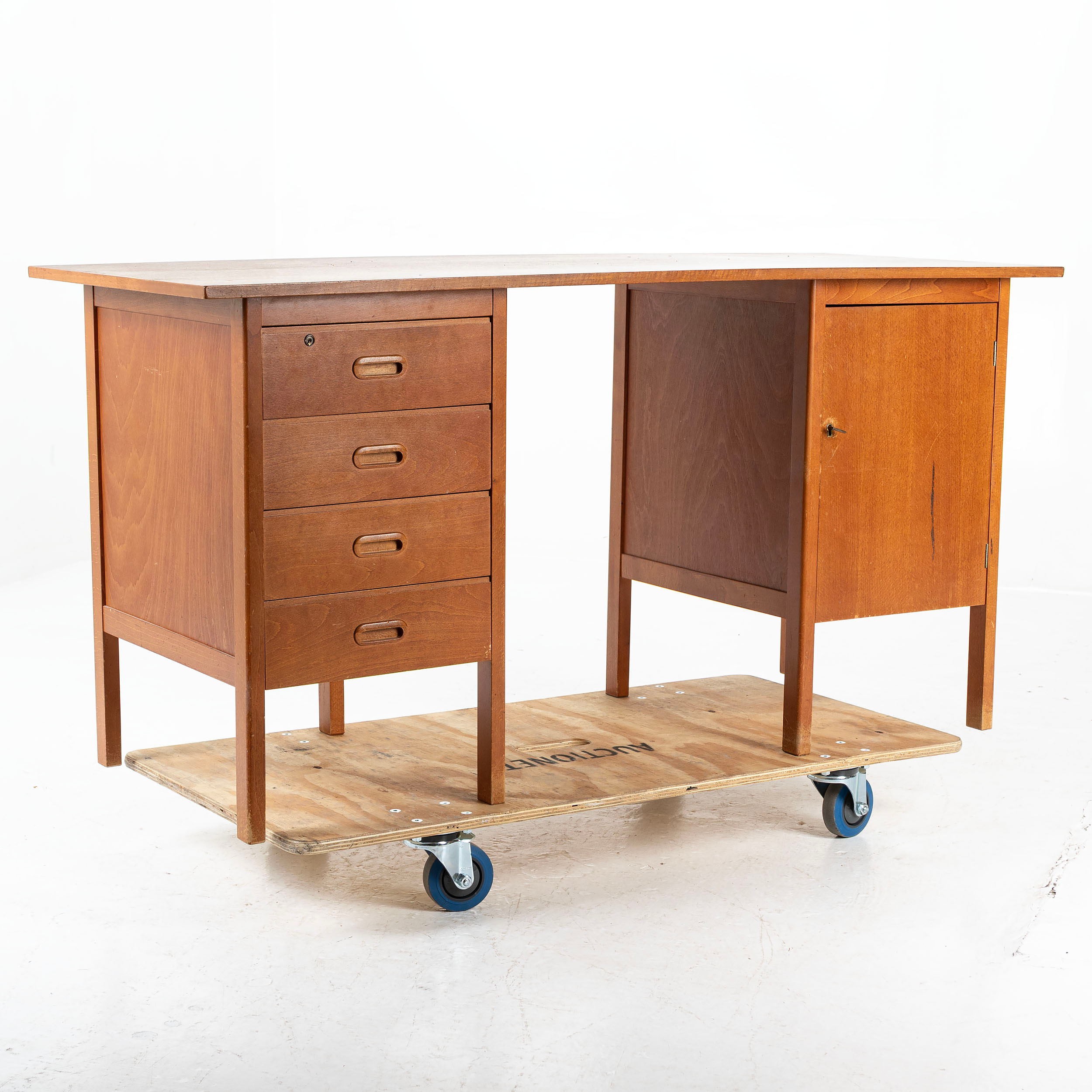 SKRIVBORD, teak, 1950/60-tal.