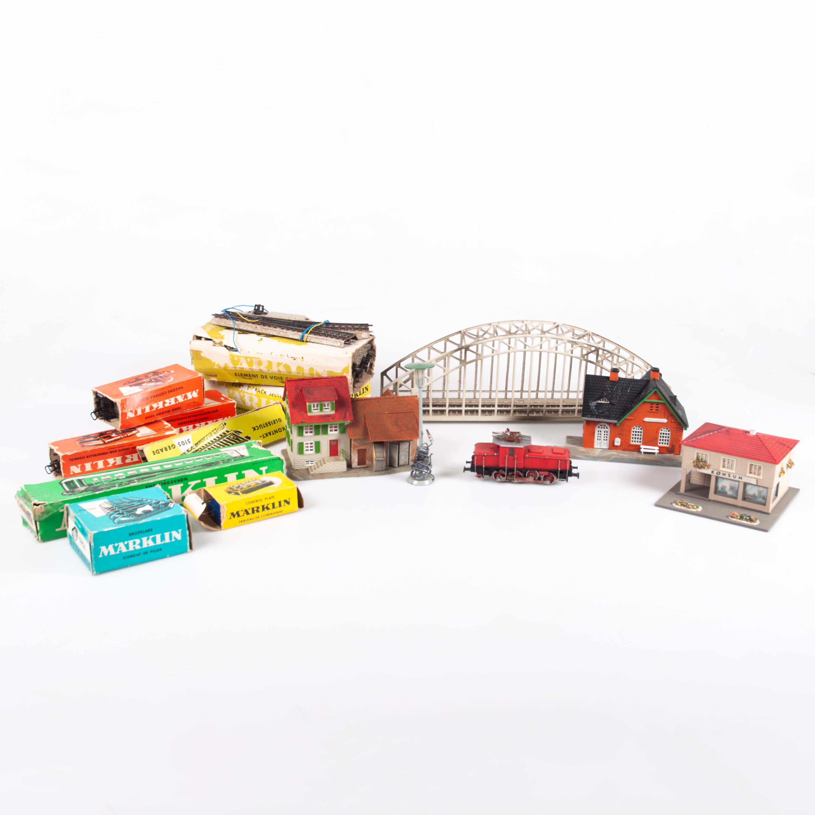 MODELLJÄRNVÄG, Märklin mm, parti, 1900-talets mitt.