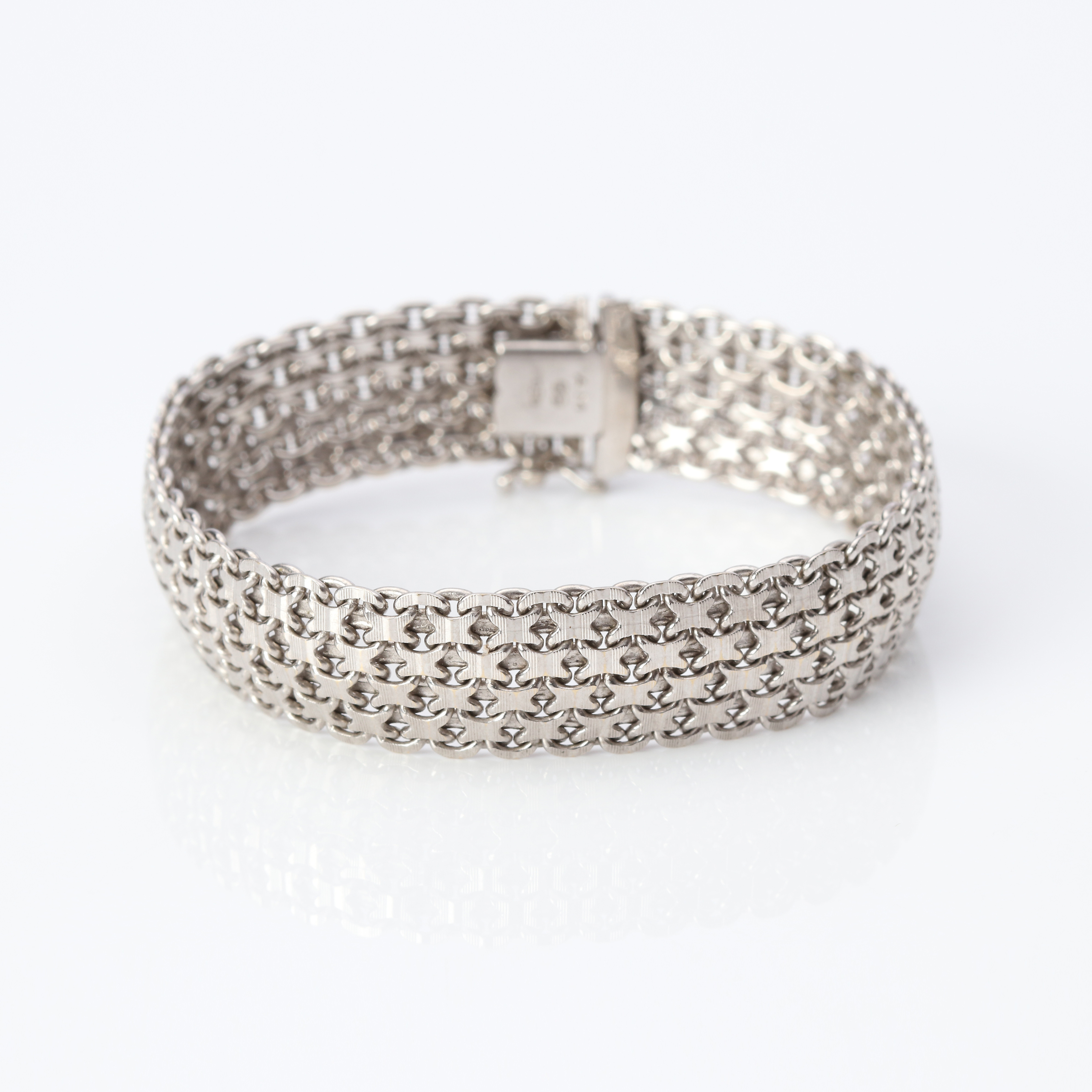 ARMBAND, FANTASILÄNK. 18k vitguld, Uno-a-erre, Italien, vikt ca 34,8 gram.