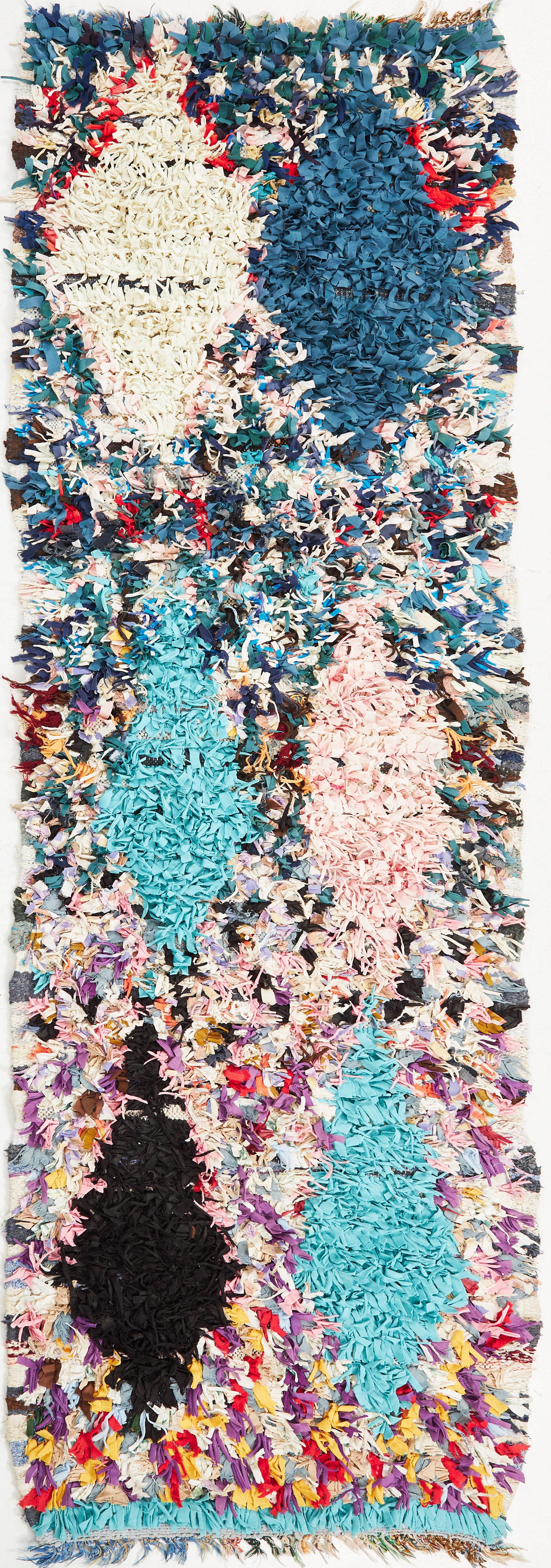 MATTA. Gallerimodell, s.k. Boucherouite, Marocko, ca 260x81 cm.