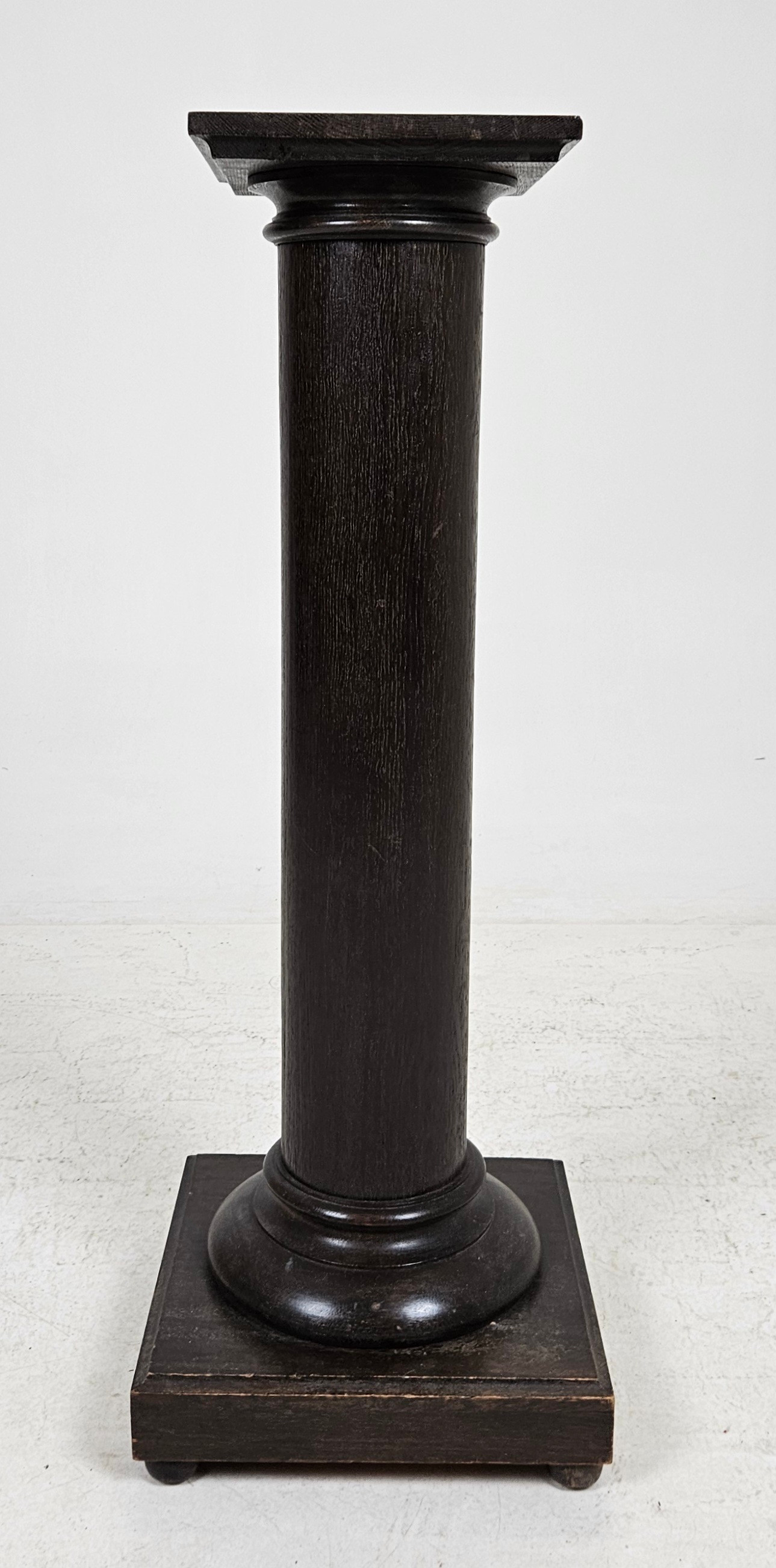 PIEDESTAL/KOLONN, 1900-talets första hälft.