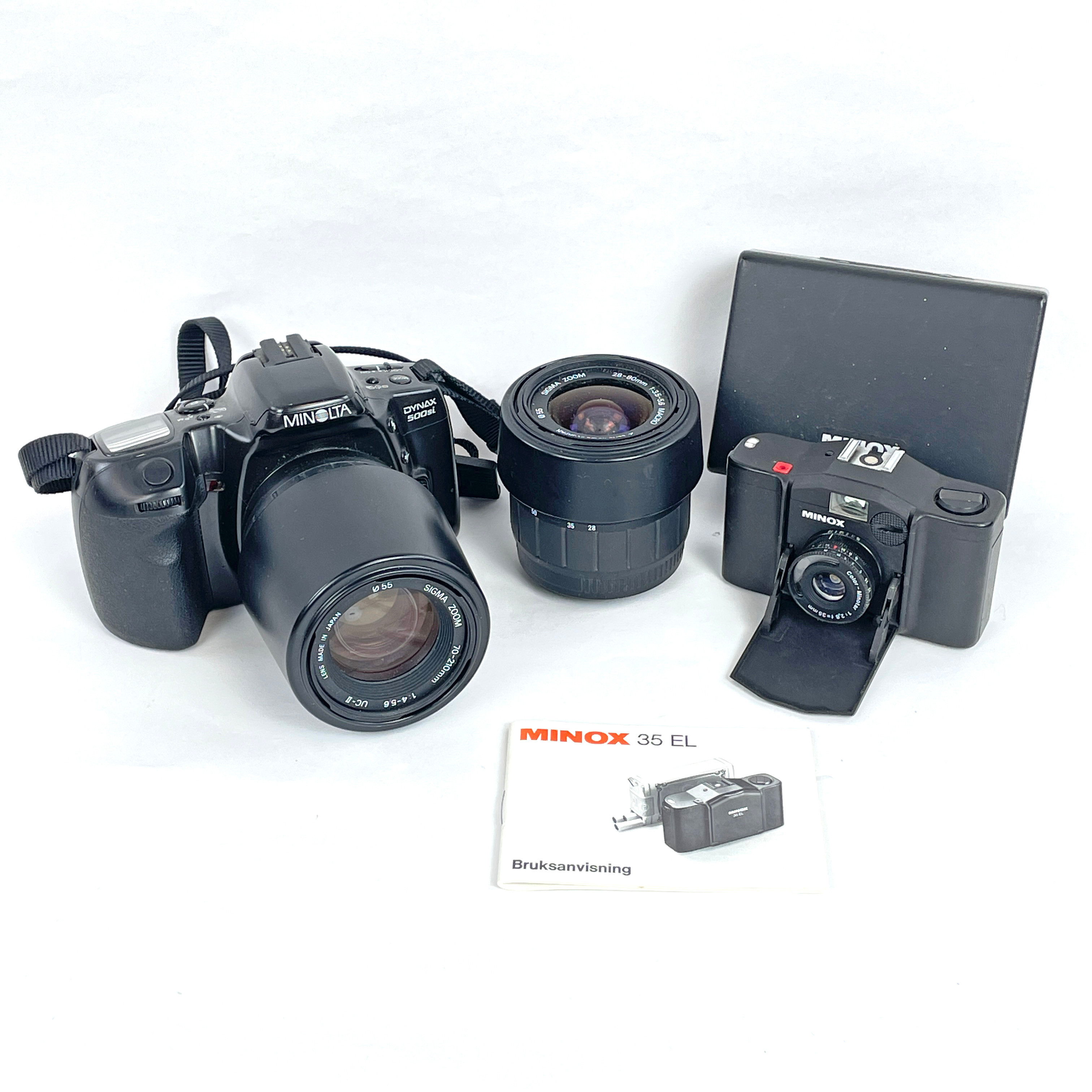 KAMEROR, 2 st. Minolta, "Minox 35 EL" & "Dynax 500si", samt Sigma objektiv.